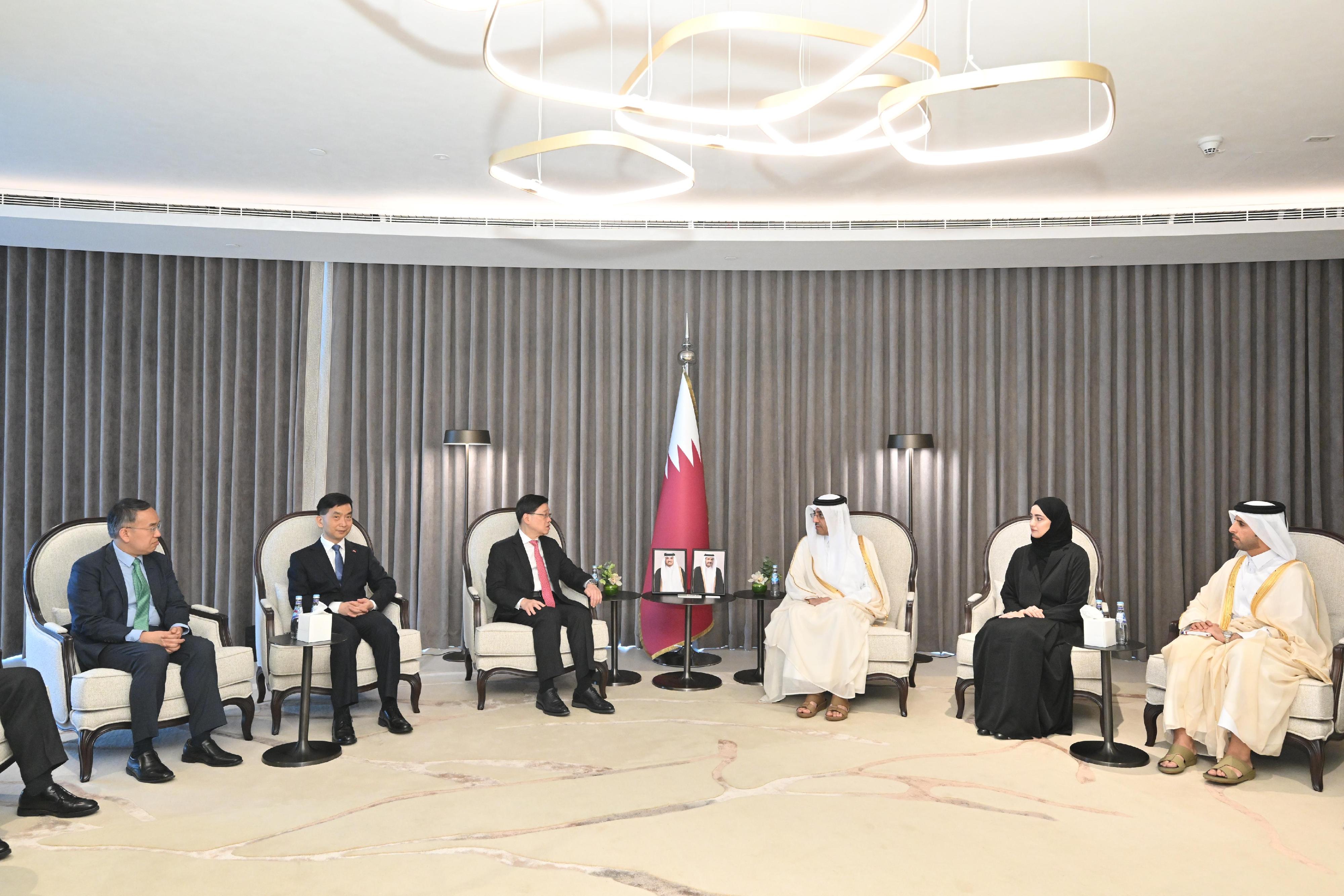 The Chief Executive, Mr John Lee (third left), meets with the Minister of Labour of Qatar, Dr Ali bin Saeed bin Samikh Al Marri (third right), in Qatar today (May 12).