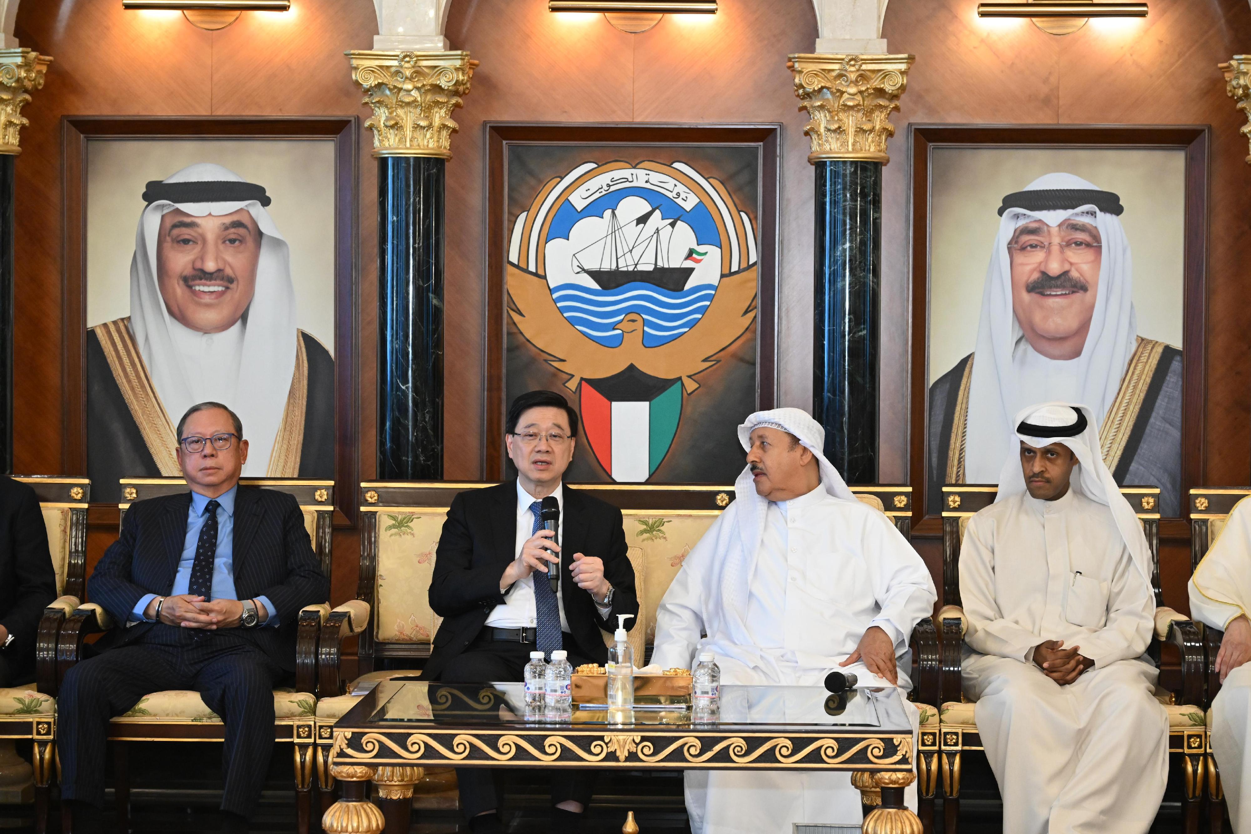 The Chief Executive, Mr John Lee (second left), meets with representatives of a local corporation in Kuwait, Bukhamseen Group Holding Company, to learn about the latest developments in the company's businesses in construction, real estate, financial services, and culture and tourism.