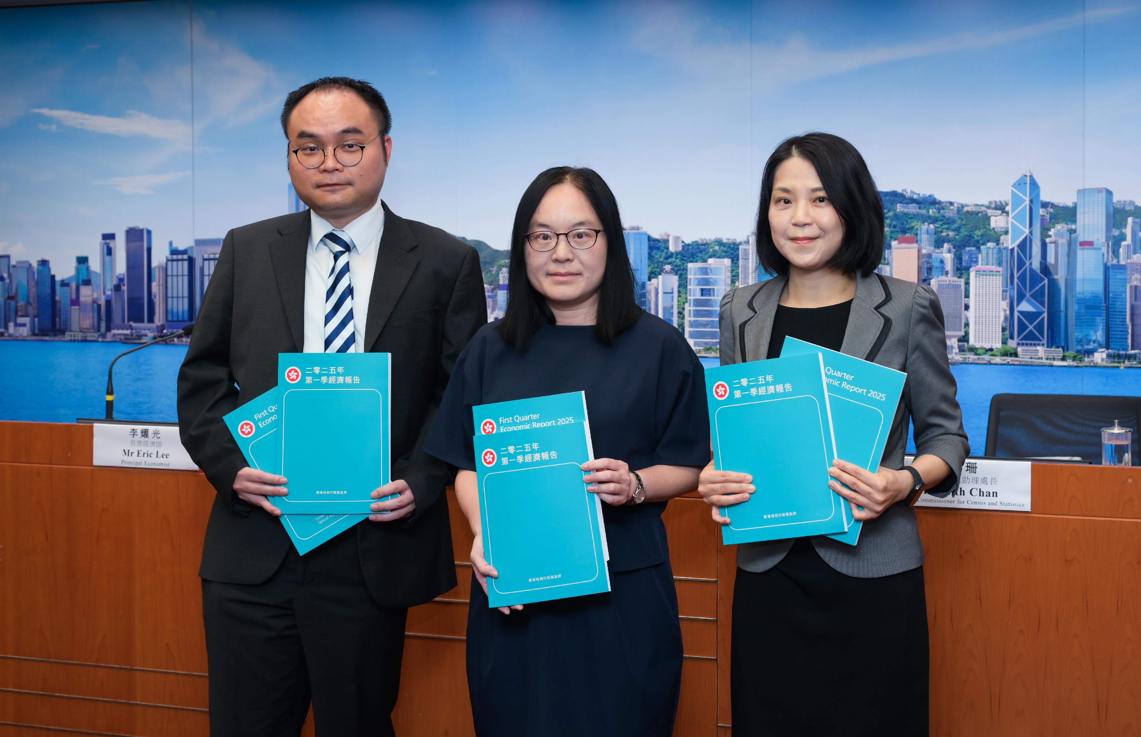 The Acting Government Economist, Dr Cecilia Lam (centre), presents the First Quarter Economic Report 2025 at a press conference today (May 16). Also present are Principal Economist Mr Eric Lee (left) and Assistant Commissioner for Census and Statistics Ms Edith Chan (right).