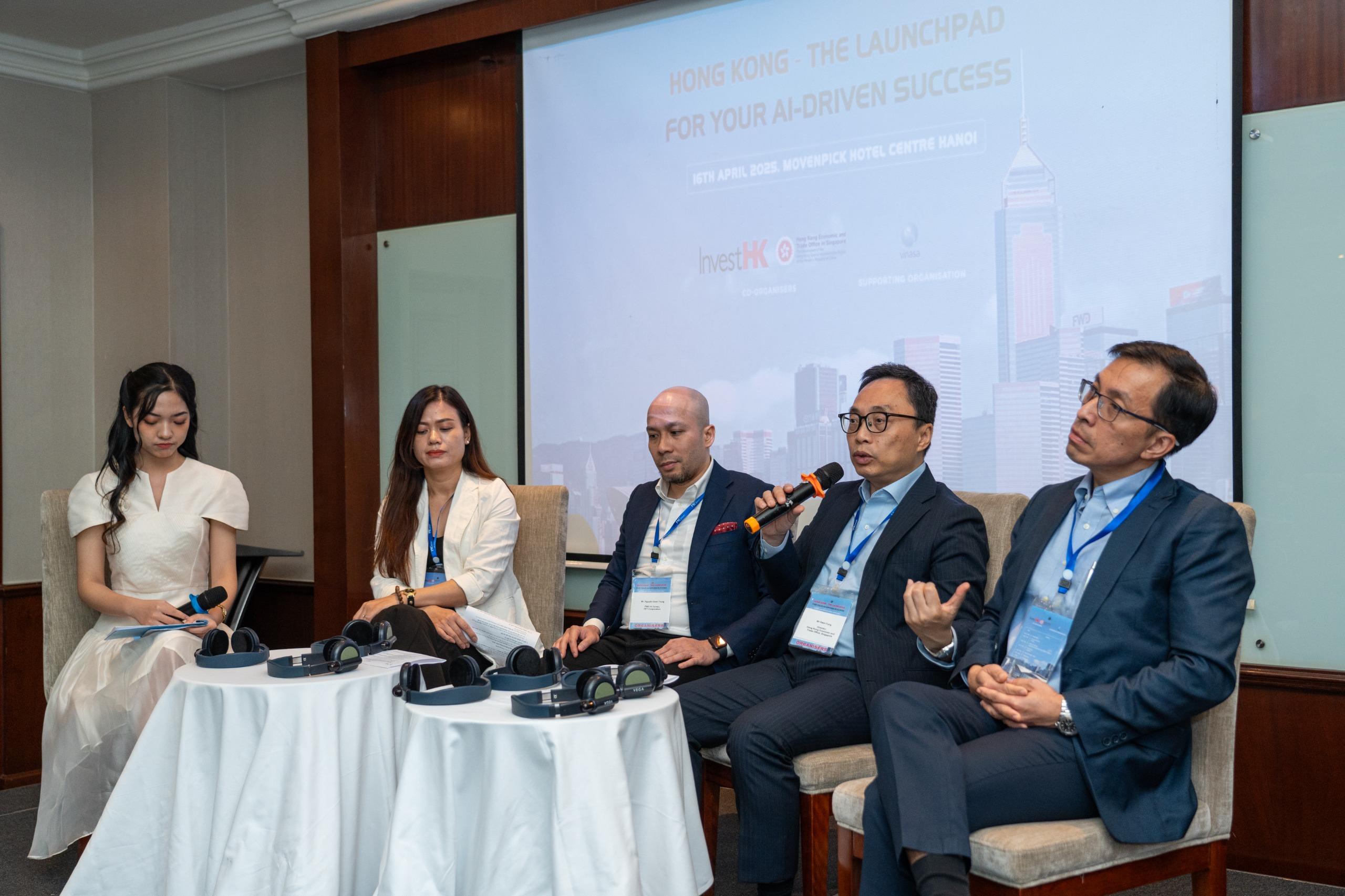 The Hong Kong Economic and Trade Office in Singapore (Singapore ETO) promoted Hong Kong throughout Vietnam from the north to the south in April and May. On April 16, the Singapore ETO and Invest Hong Kong cohosted a business seminar and networking event titled "Hong Kong - The Launchpad for Your AI-Driven Success" in Hanoi, the capital of Vietnam. Supported by the Vietnam Software & IT Services Association (VINASA), the event was attended by founders, owners, and senior executives from over 30 companies from sectors including artificial intelligence, cybersecurity, and information and communications technology. Participants were briefed on Hong Kong's market opportunities, AI funding opportunities, tax incentives, and research and development support measures by the Singapore ETO's Director, Mr Owin Fung (second right), and investment promotion team. 