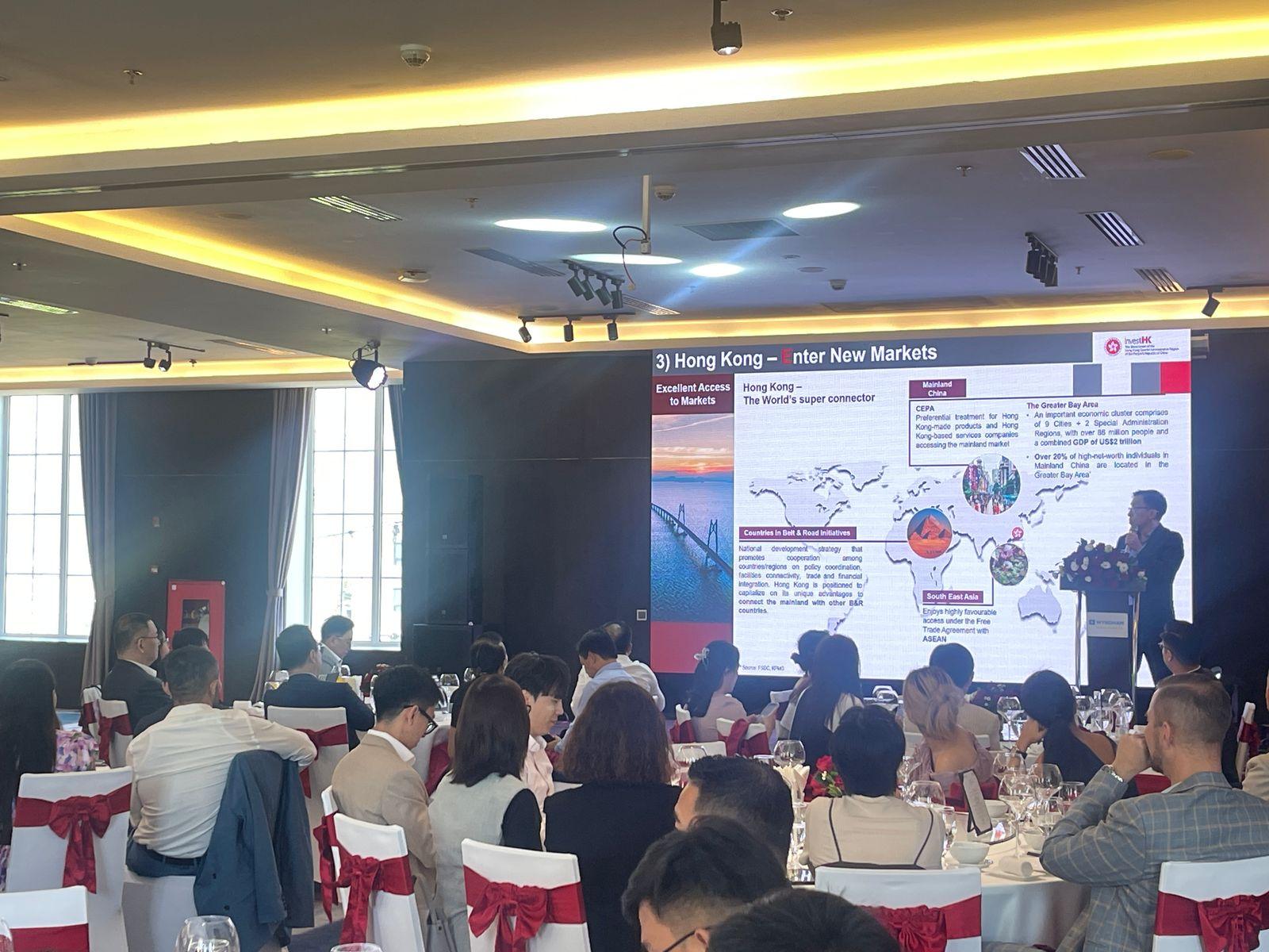 The Hong Kong Economic and Trade Office in Singapore (Singapore ETO) promoted Hong Kong throughout Vietnam from the north to the south in April and May. On May 16, the Singapore ETO co-organised a business networking luncheon in Da Nang, Central Vietnam, for the first time with the Hong Kong Business Association Vietnam. It attracted around 60 Vietnamese business leaders and investors. The Singapore ETO's investment promotion team delivered a presentation on Hong Kong's latest investment climate and opportunities, as well as the city's unique position as a gateway to the Guangdong-Hong Kong-Macao Greater Bay Area, and outlined the range of support services available to Vietnamese enterprises looking to expand into the region.