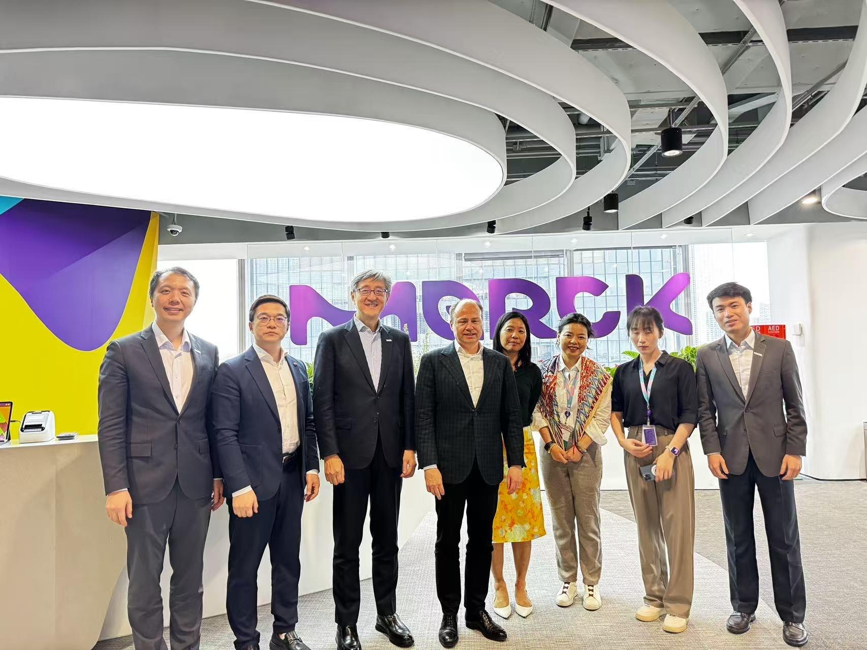 The Director-General of the Office for Attracting Strategic Enterprises (OASES), Mr Peter Yan, today (May 16) concluded his visit to Hangzhou and Shanghai. The visit was aimed to promote Hong Kong's latest developments and new opportunities in the innovation and technology industry and attract potential strategic enterprises to establish their presence in Hong Kong. Photo shows the Director-General of OASES, Mr Peter Yan (third left), the Executive Director, Mr Bryan Peng (first left), and the Chief Manager (Life and Health Technology), Ms Maggie Lo (fourth right) met with the representatives of a pharmaceutical enterprise in Shanghai. 