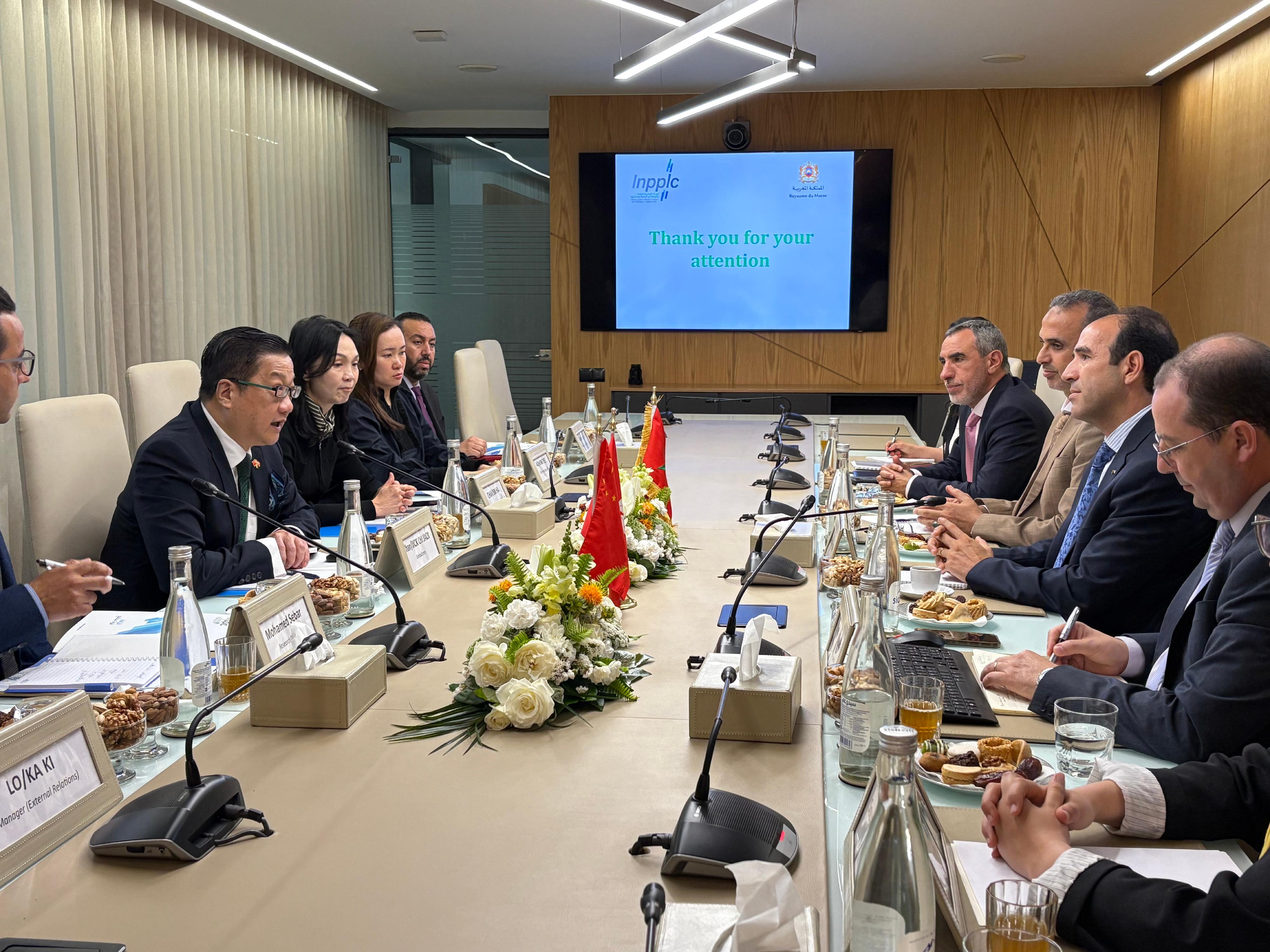 During his stay in Morocco, the Ombudsman, Mr Jack Chan (first left) met with the President of the National Authority for Integrity, Prevention and Fight Against Corruption, Mr Mohamed Benalilou (second right).

