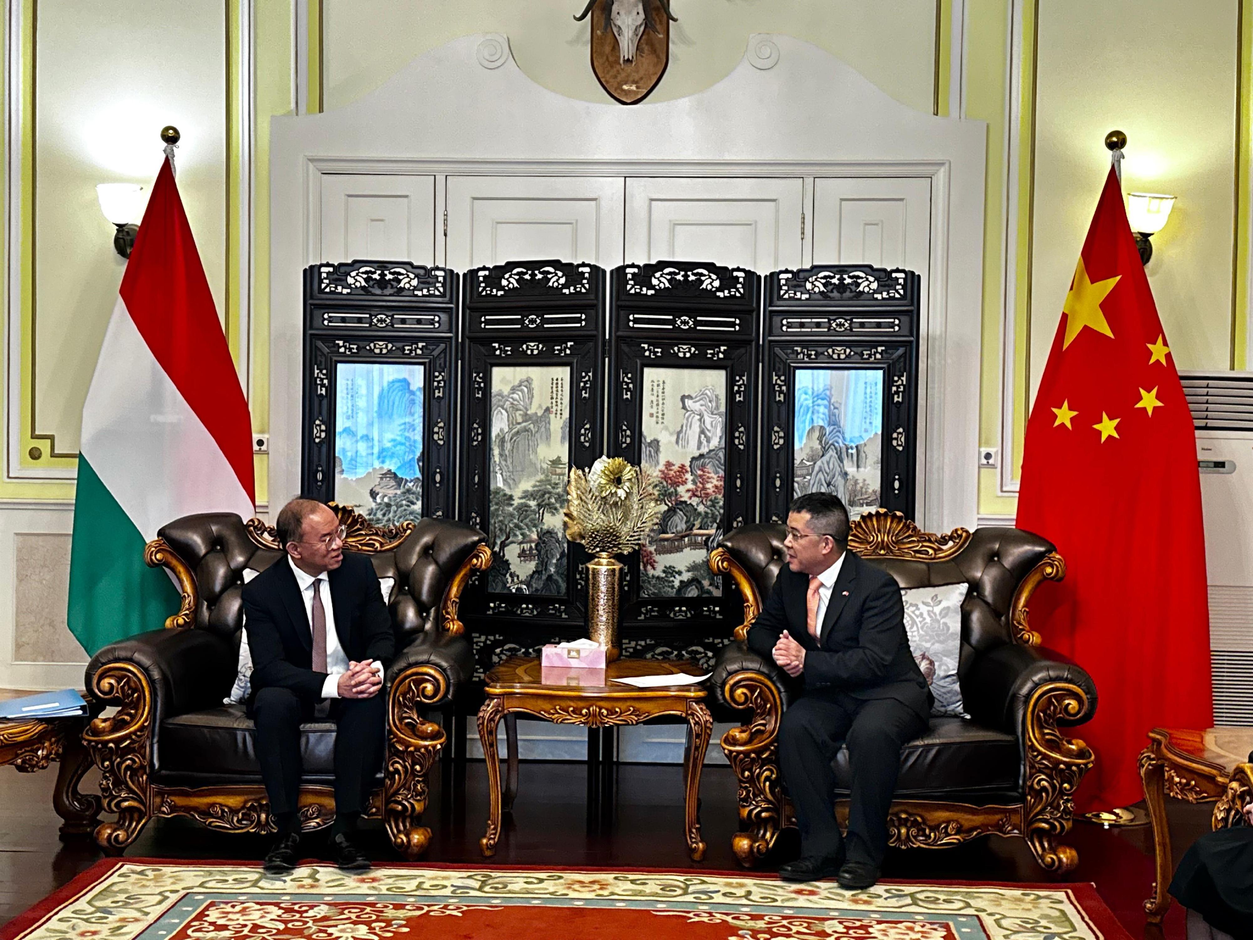 The Secretary for Constitutional and Mainland Affairs, Mr Erick Tsang Kwok-wai (left), called on the Chinese Ambassador to Hungary, Mr Gong Tao (right) on May 15 (Hungary time) to exchange views on issues of mutual concerns.