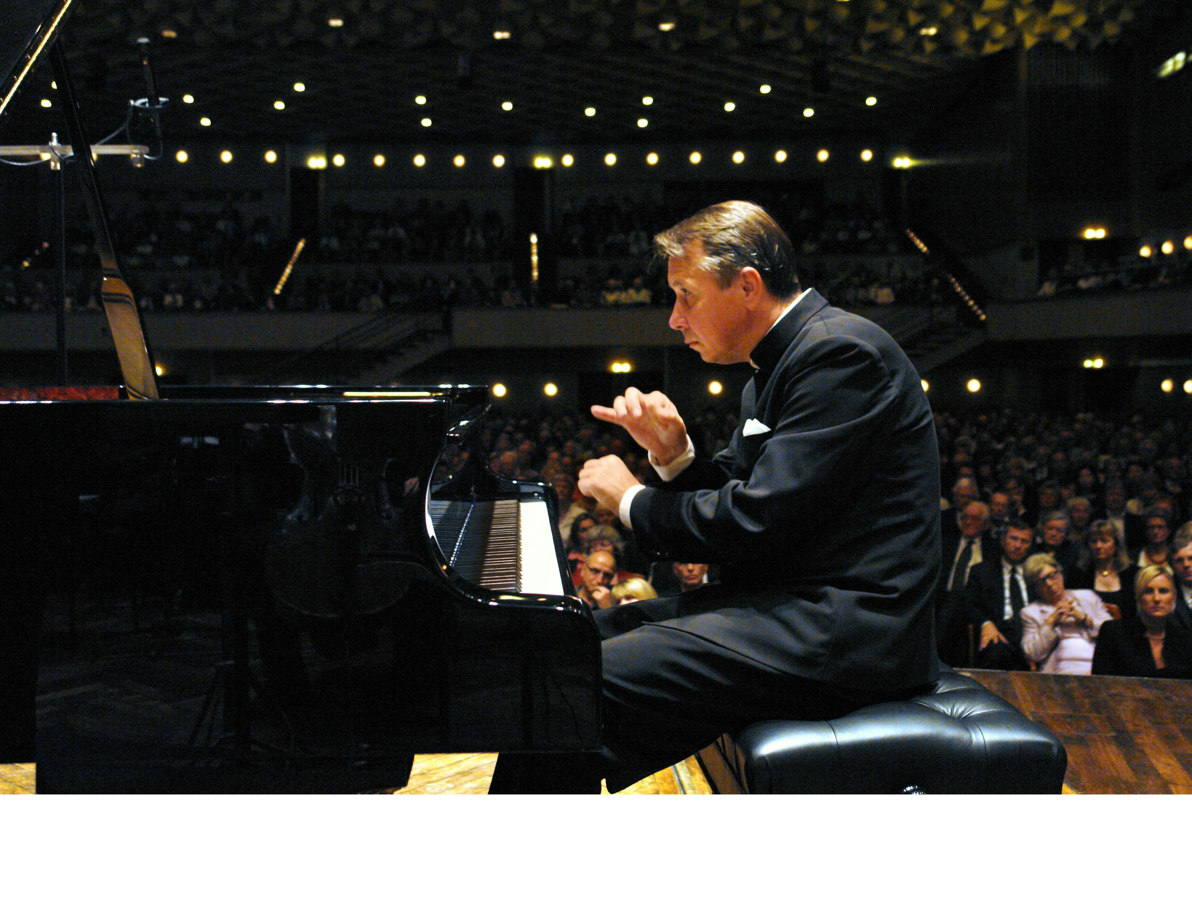 The Leisure and Cultural Services Department's "Great Music 2025" will present "Piano Recital by Mikhail Pletnev" on June 17. Photo shows piano maestro Pletnev. (Source of photo: Rainer Maillard DG)
