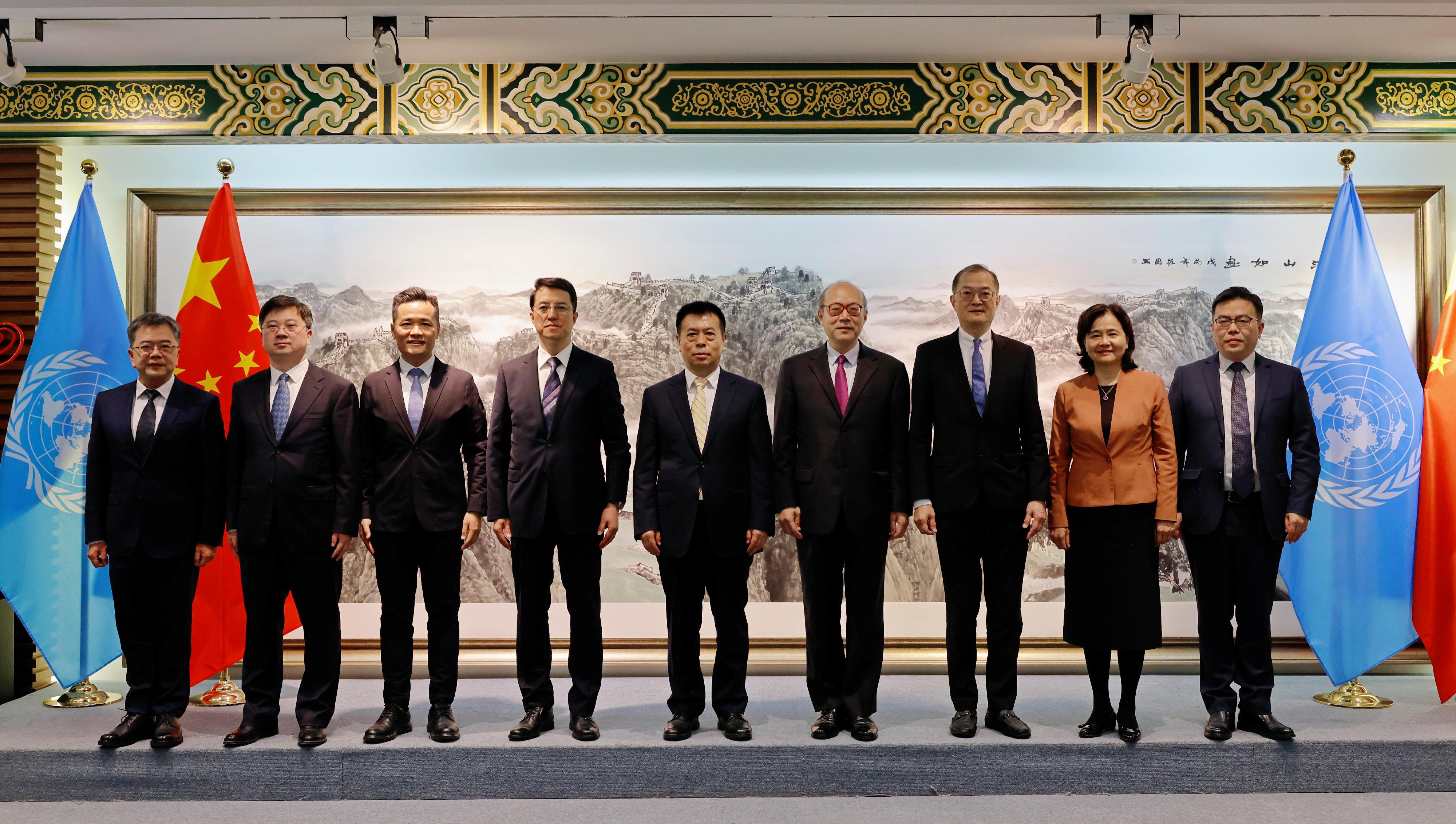 The Secretary for Health, Professor Lo Chung-mau, and the Director of Health, Dr Ronald Lam, met with the Minister of the National Health Commission, Mr Lei Haichao, and the Ambassador Extraordinary and Plenipotentiary, Permanent Representative of the People's Republic of China to the United Nations Office at Geneva and other International Organisations in Switzerland, Mr Chen Xu, in Geneva, Switzerland on May 18 (Geneva time)  to talk about the latest healthcare developments of the Mainland and Hong Kong, and Hong Kong's participation in World Health Organization-related work. Photo shows Mr Lei (Centre); Mr Chen (fourth right); the Commissioner of the National Healthcare Security Administration, Mr Zhang Ke (fourth left); Professor Lo (third right); the Director of the Health Bureau of the Macao Special Administrative Region Government, Dr Lo Iek-long (third left); the Commissioner of the National Administration of Traditional Chinese Medicine, Professor Yu Yanhong (second right); and the Deputy Director of the National Administration of Disease Prevention and Control, Mr Xia Gang (second left).