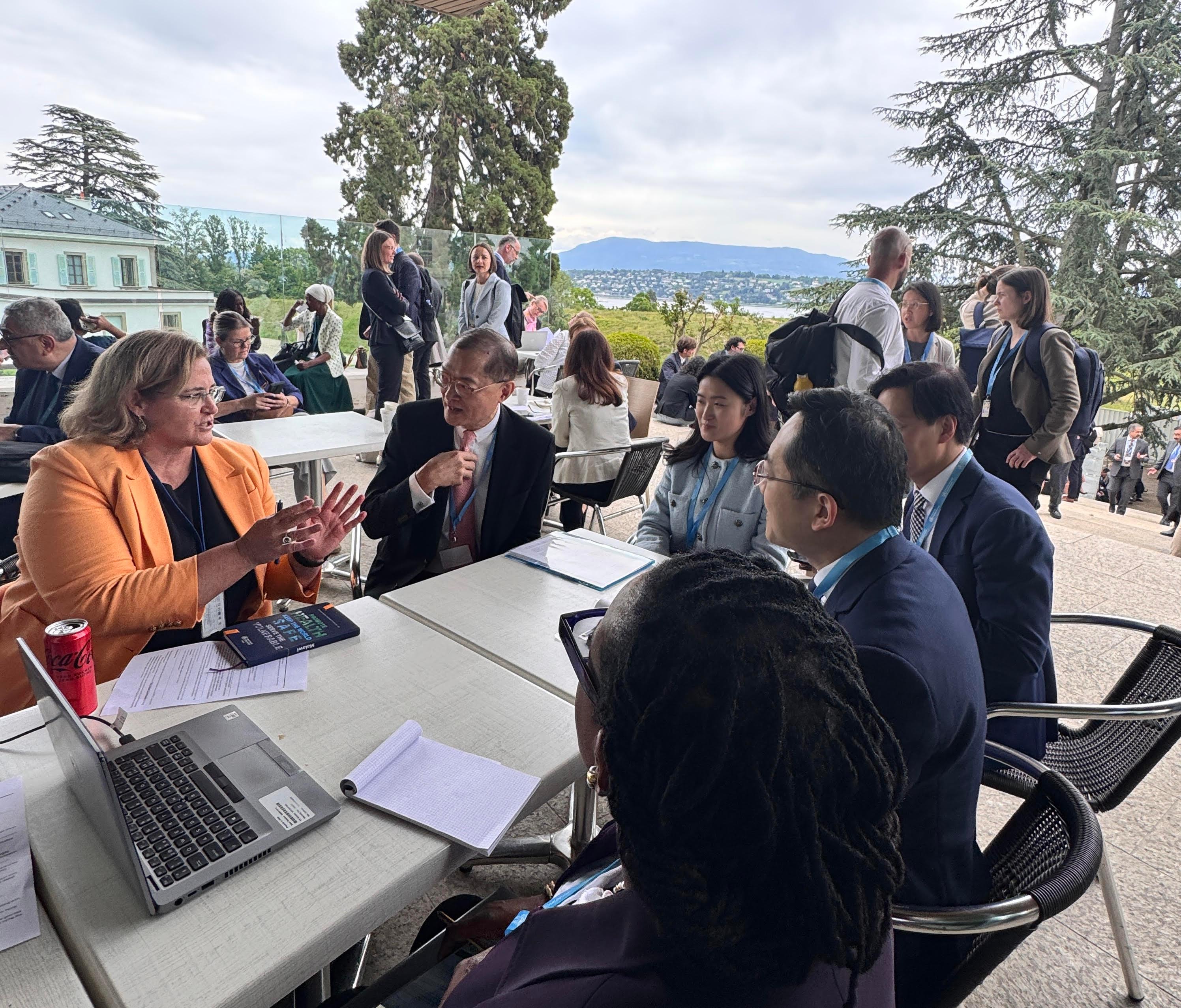 The Secretary for Health, Professor Lo Chung-mau (second left) and the Director of Health, Dr Ronald Lam (second right) met with the Director of the Department of Global HIV, Hepatitis and Sexually Transmitted Infections Programmes of the World Health Organization, Dr Meg Doherty (first left), in Geneva, Switzerland, yesterday (May 19, Geneva time) to exchange views on the work on the elimination of mother-to-child transmission of Human Immunodeficiency Virus (HIV), syphilis and hepatitis B (also known as "triple elimination").
