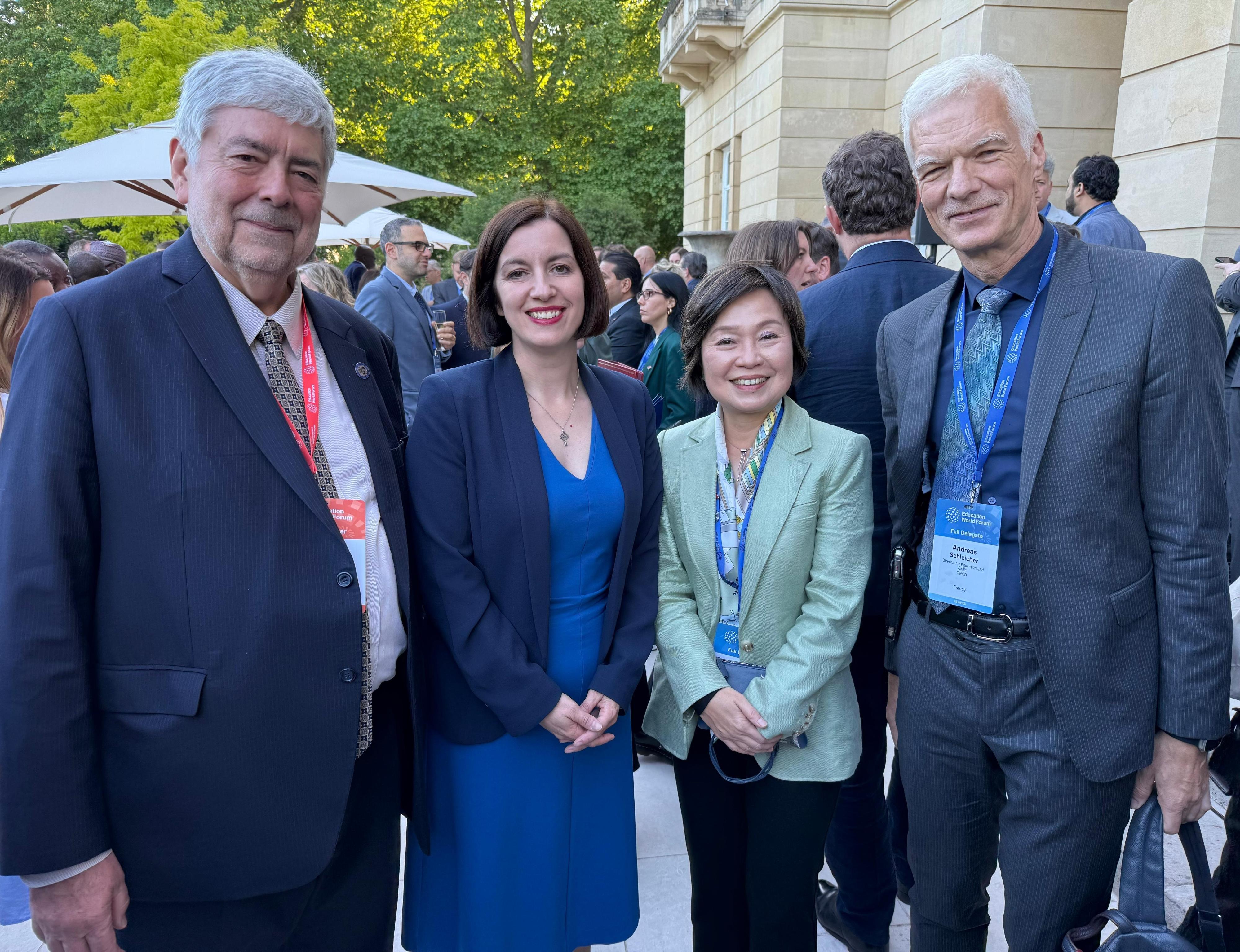 The Secretary for Education, Dr Choi Yuk-lin, attended the Education World Forum 2025 in London, the United Kingdom (UK), on May 19 (London time) and met with the Secretary of State for Education of the UK, Ms Bridget Phillipson. Photo shows Dr Choi (second right) and Ms Phillipson (second left). Looking on are the Chair of the Education World Forum, Mr Dominic Savage (first left), and the Director for Education and Skills at the Organisation for Economic Co-operation and Development, Professor Andreas Schleicher (first right).