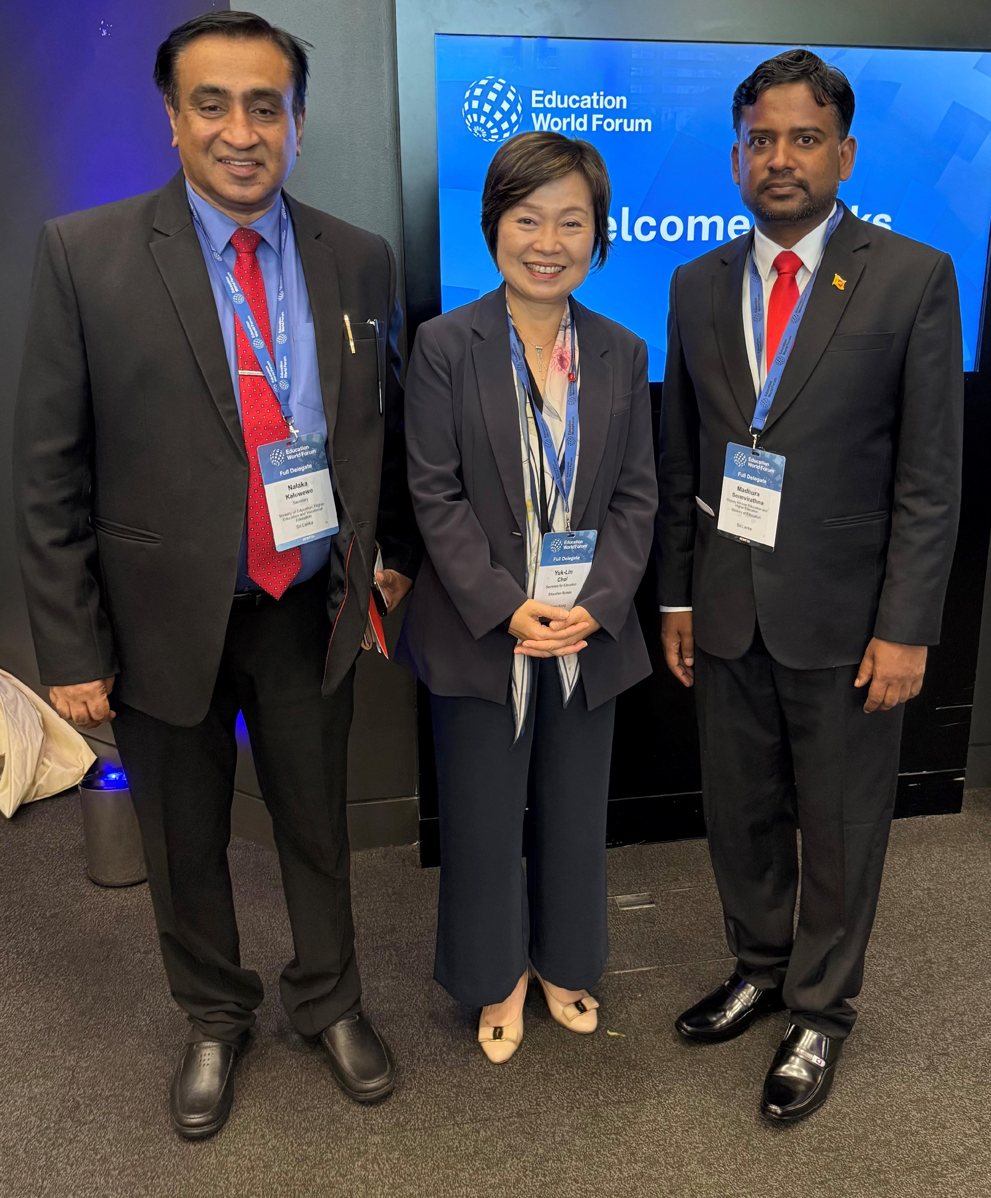 The Secretary for Education, Dr Choi Yuk-lin, attended the Education World Forum 2025 in London, the United Kingdom, on May 19 (London time). Photo shows Dr Choi (centre), the Secretary for Education, Higher Education and Vocational Education of Sri Lanka, Mr Nalaka Kaluwewe (left), and Deputy Minister for Education and Higher Education of Sri Lanka, Dr Madhura Senevirathna (right).