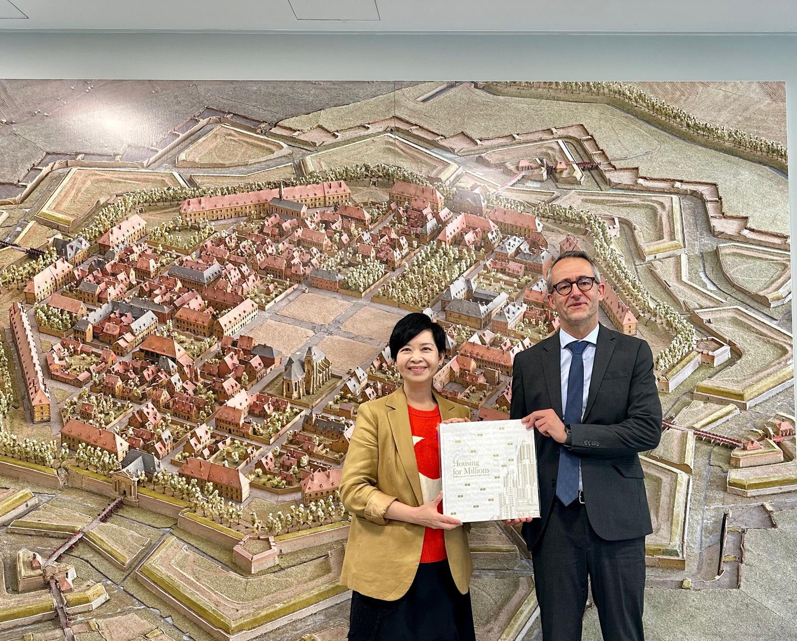 The Secretary for Housing, Ms Winnie Ho, concluded her visit to Paris, France, yesterday (May 22, Paris time). Photo shows Ms Ho (left) meeting with a representative of CDC Habitat, a social housing association in France, Mr Stéphane Roche (right), in the morning, to learn more about the mode of operation, development strategies, and challenges of social housing in France.