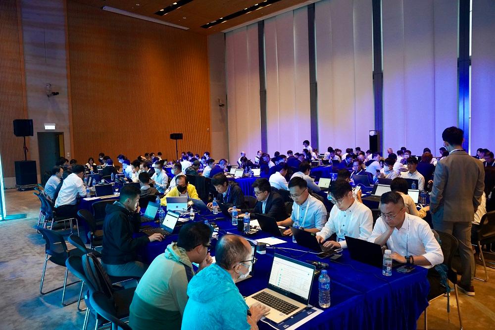 The Cyber Security and Technology Crime Bureau of the Hong Kong Police Force and the Digital Policy Office (DPO) jointly held the 9th Inter-departmental Cyber Security Drill today (May 26). Photo shows participants at the "Cyber Defense Tournament".