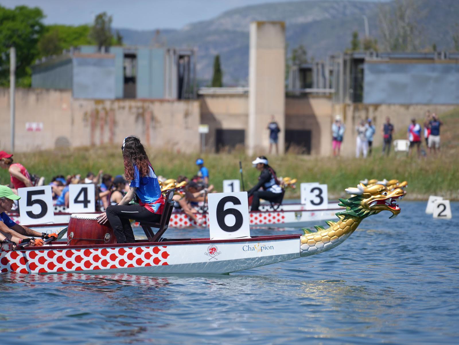 The Hong Kong Economic and Trade Office in Brussels supported the sixth Barcelona International Dragon Boat Festival (Festival) held from May 23 to 25 (Barcelona Time) in Castelldefels, Barcelona in Spain. Photo shows dragon boats racing at the Festival on May 25 (Barcelona Time).
.


