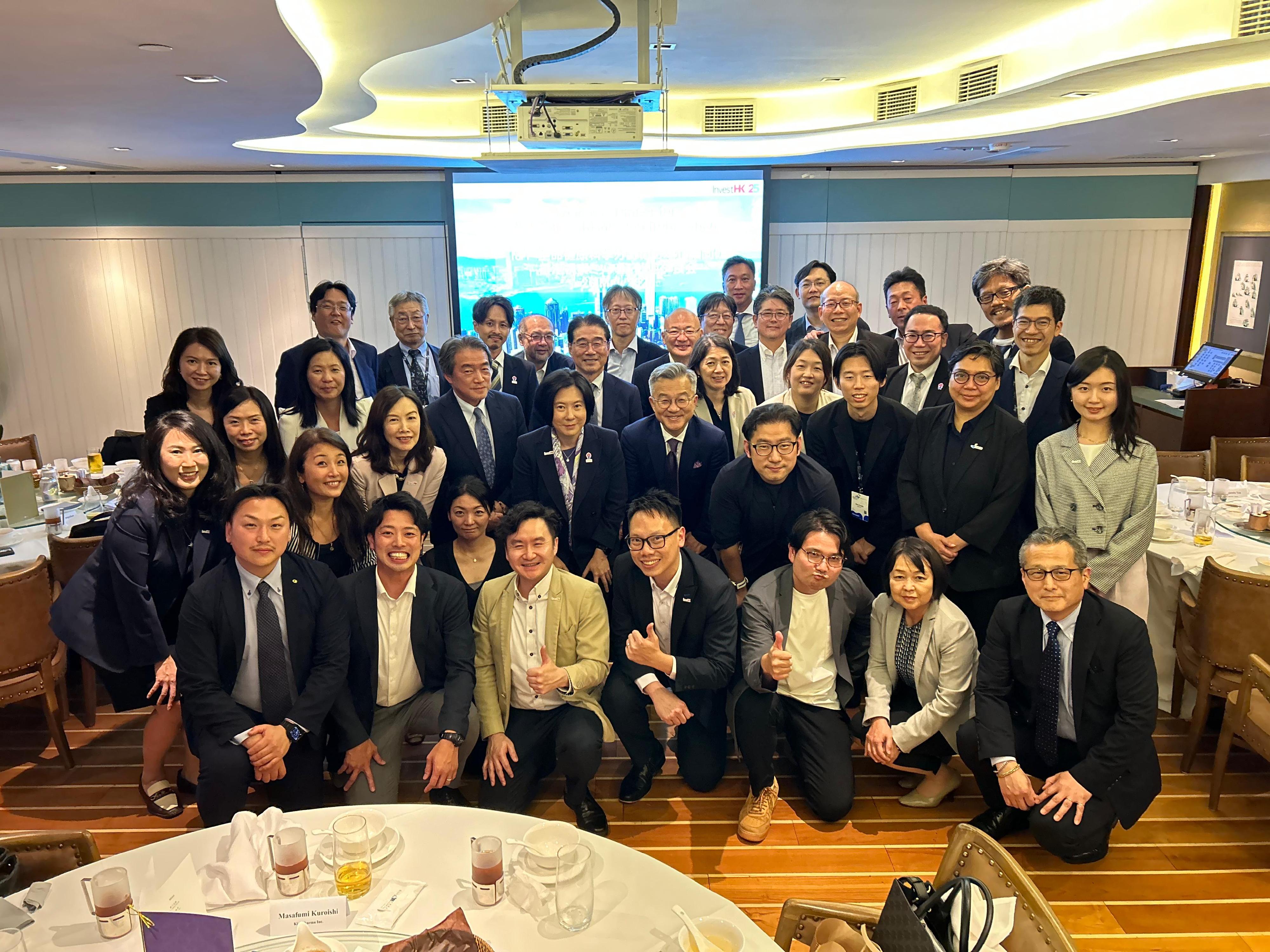 Invest Hong Kong and the Hong Kong Economic and Trade Office (Tokyo) jointly organised a business mission comprising 13 delegates from Japanese medical and life science companies to visit Hong Kong from May 25 to 28 to understand Hong Kong's healthcare market and explore business opportunities in Hong Kong. Photo shows the mission delegates attending a welcome dinner on May 26.