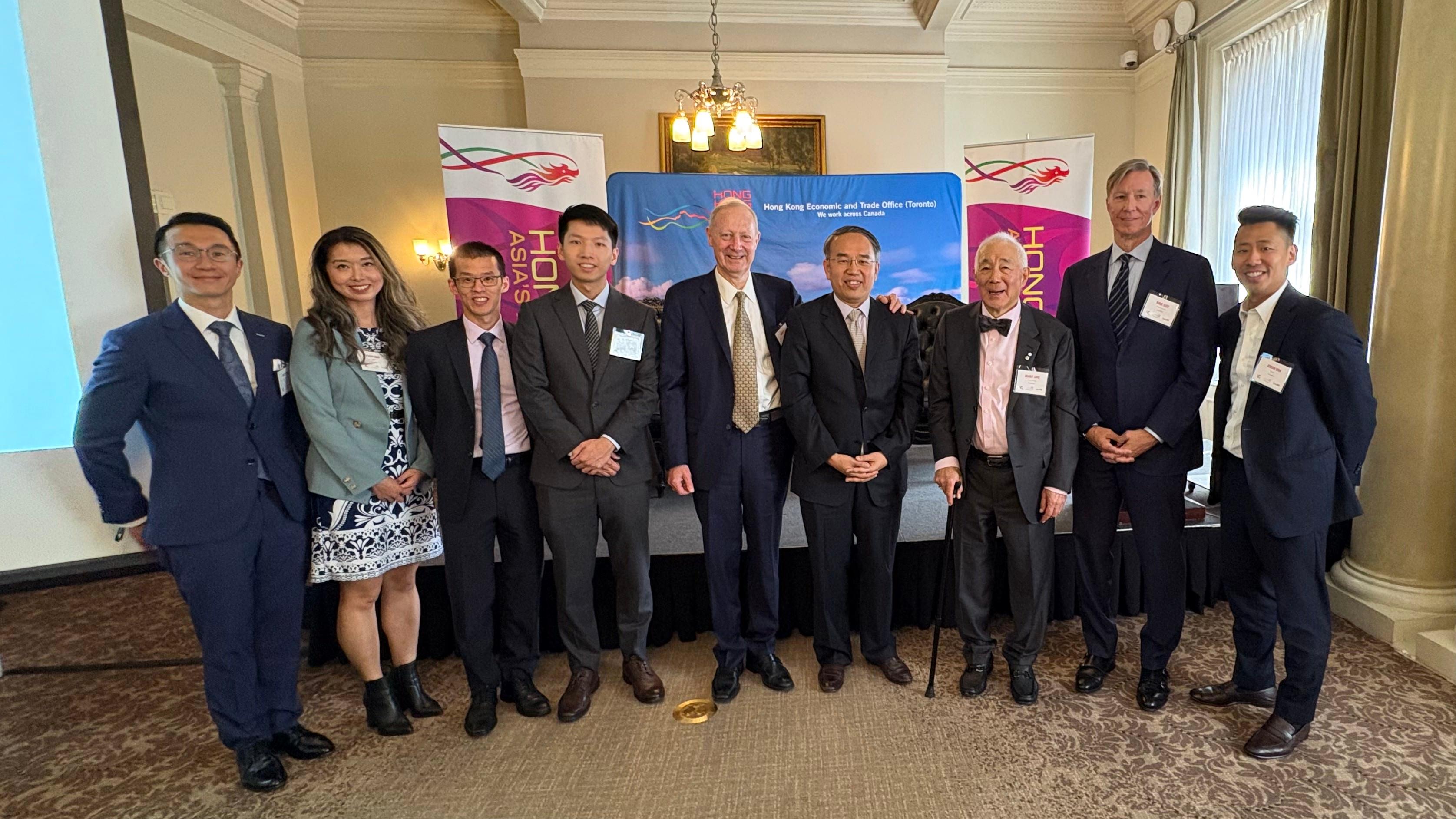 At the business luncheon orgranised by the Hong Kong-Canada Business Association (HKCBA) (Vancouver Chapter) in Vancouver, Canada, on May 29 (Vancouver time), the Secretary for Financial Services and the Treasury, Mr Christopher Hui (fourth right), is pictured with the Acting Director, Hong Kong Economic and Trade Office (Toronto), Mr Gavin Yeung (fourth left), the Co-President of the HKCBA (Vancouver Chapter), Mr Adrian Wan (first right), and other guests.