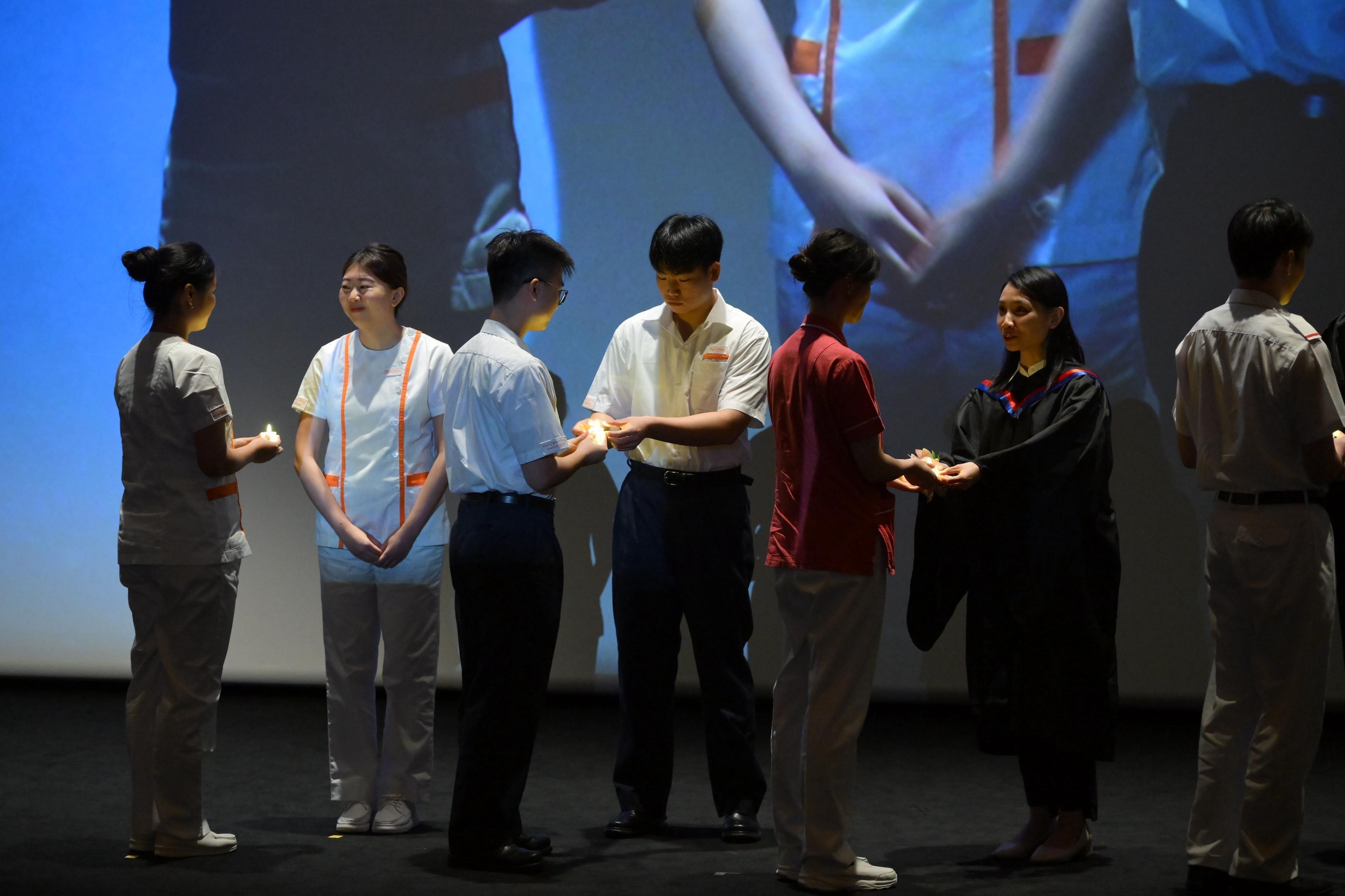 The Hospital Authority (HA) has consolidated its registered nurse schools at Caritas Medical Centre, Queen Elizabeth Hospital and Tuen Mun Hospital, along with the enrolled nurse school at Grantham Hospital, to form the HA Nursing School. The HA held a graduation ceremony today (May 30) for the Professional Diploma in Nursing  Programme 2025. Graduates passed a lantern symbolising the spirit of Nightingale, signifying the passing of the baton to the new generation.