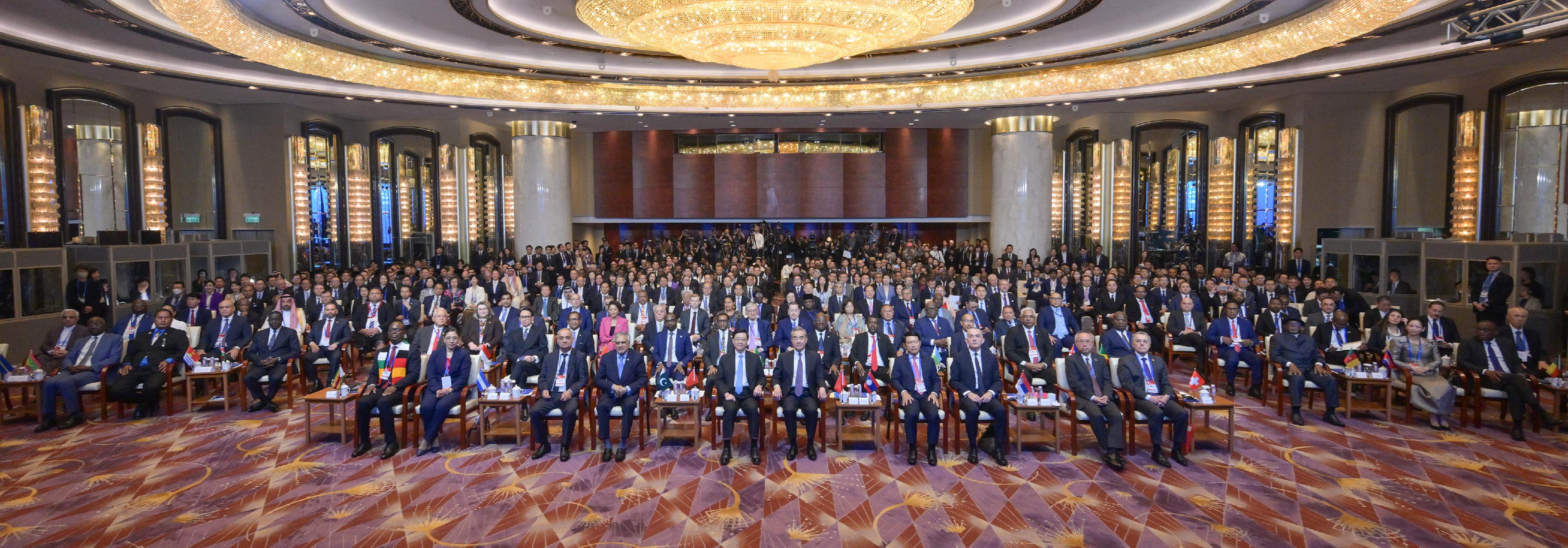 The Signing Ceremony of the Convention on the Establishment of the International Organization for Mediation and the Global Forum on International Mediation successfully concluded in Hong Kong today (May 30). Photo shows Member of the Political Bureau of the Communist Party of China Central Committee and Minister of Foreign Affairs, Mr Wang Yi (first row, fifth right); the Chief Executive, Mr John Lee (first row, fifth left), and guests at the ceremony.
