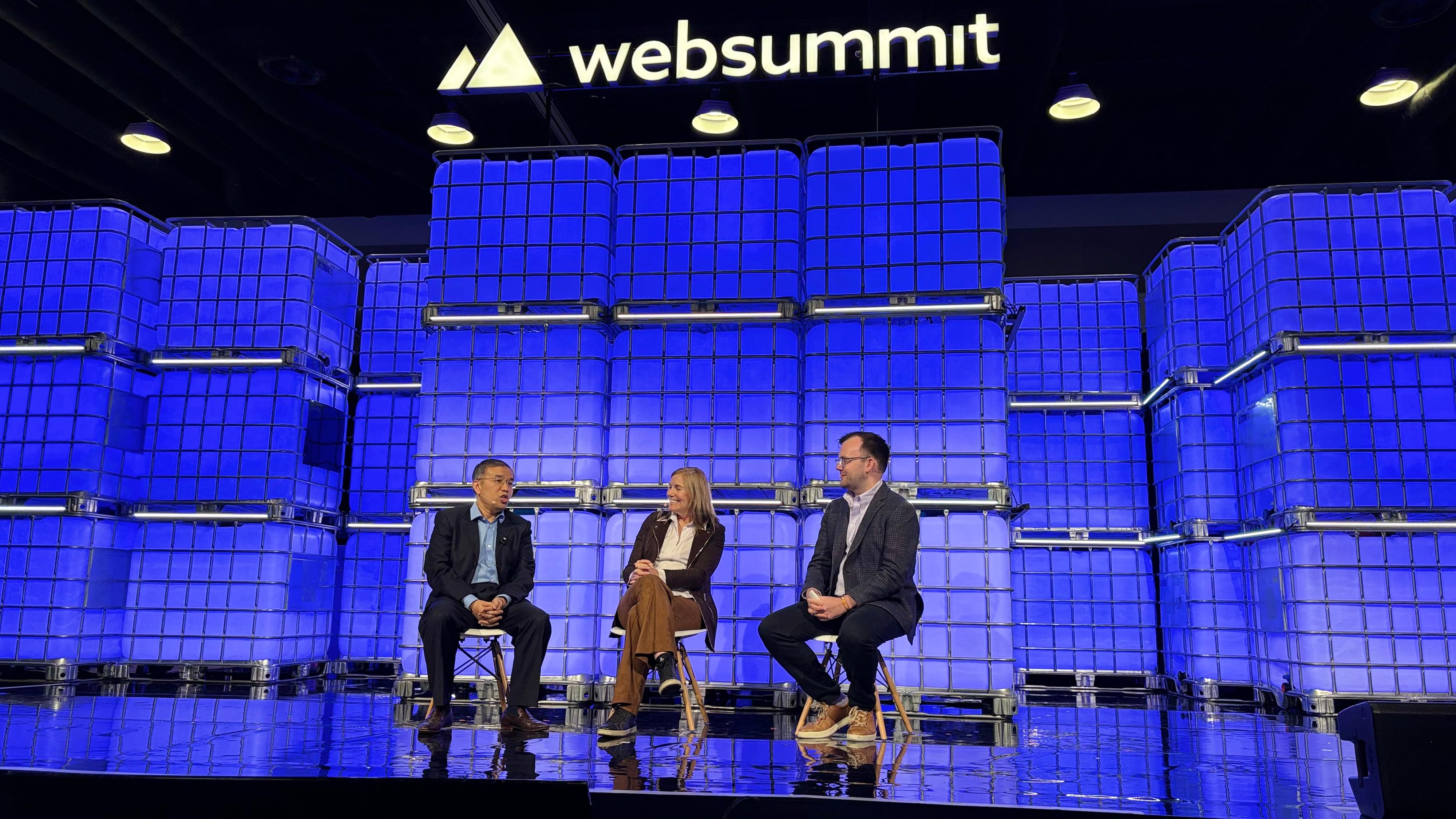 The Secretary for Financial Services and the Treasury, Mr Christopher Hui (left), attended the Web Summit Vancouver in Vancouver, Canada, on May 30 (Vancouver time). Photo shows Mr Hui engaging in a panel discussion session of the Summit titled "Local to global: strategies for tech success" with the Minister of Jobs, Economic Development and Innovation of the Province of British Columbia, Canada, Ms Diana Gibson (centre). They had an illuminating discussion on the various approaches taken in building dynamic fintech economies ranging from developing talent, attracting investment to creating opportunities.
 