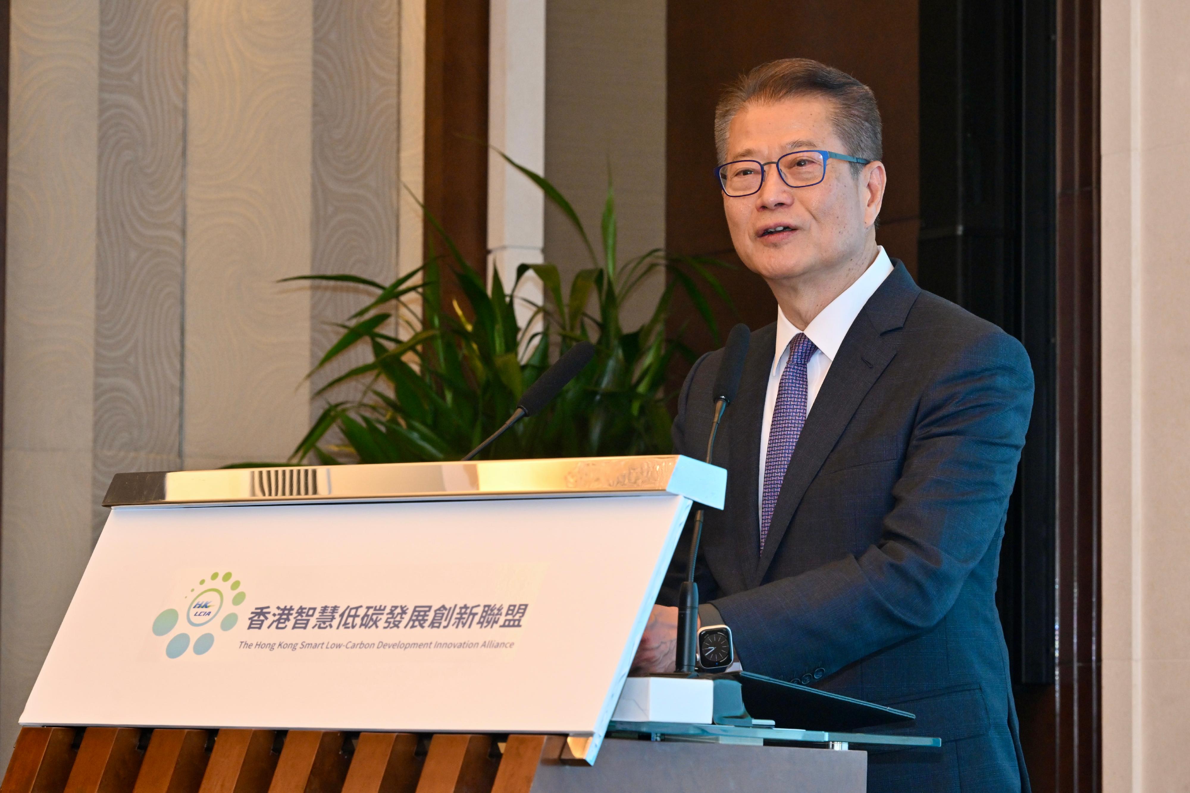 財政司司長陳茂波今日（六月二日）在香港智慧低碳發展創新聯盟成立典禮致辭。
