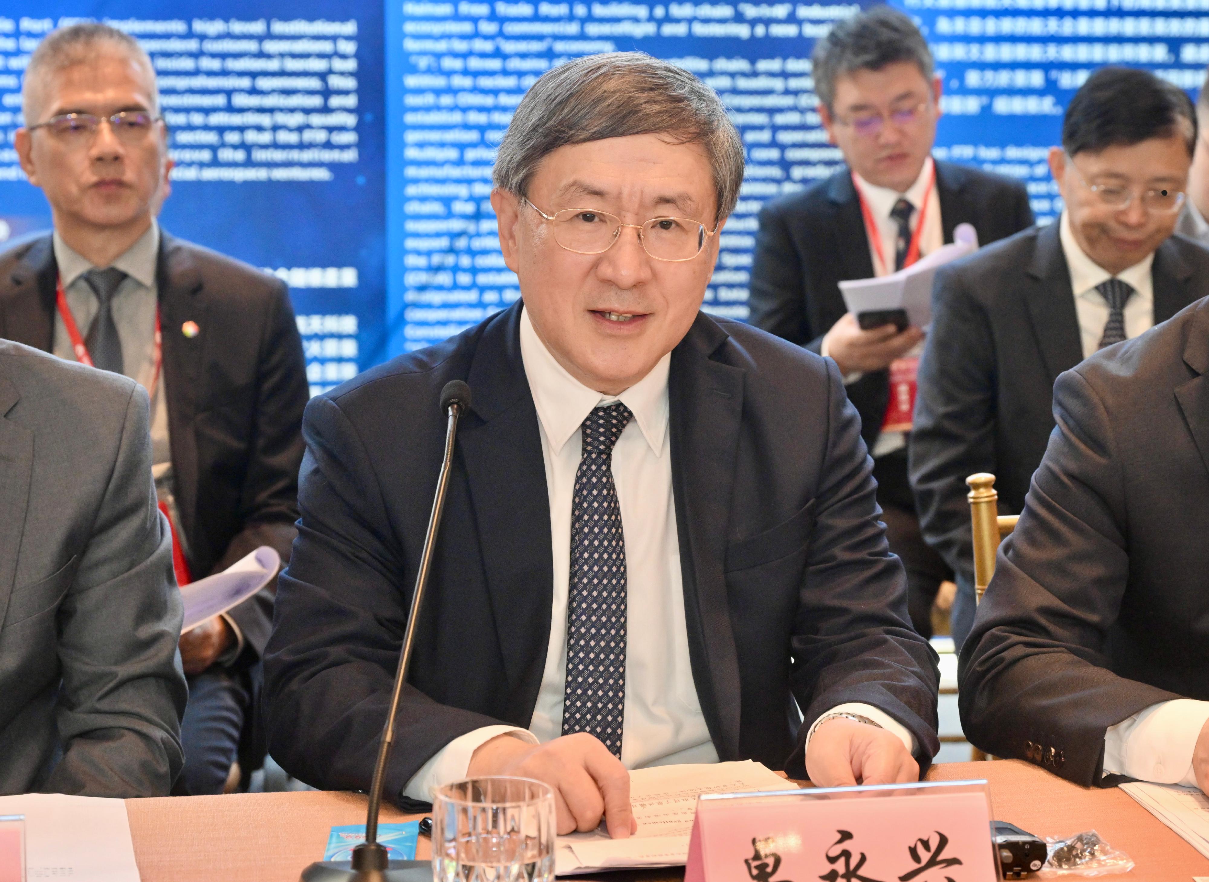 政務司副司長卓永興今日（六月六日）在海南商業航天圓桌會致辭。