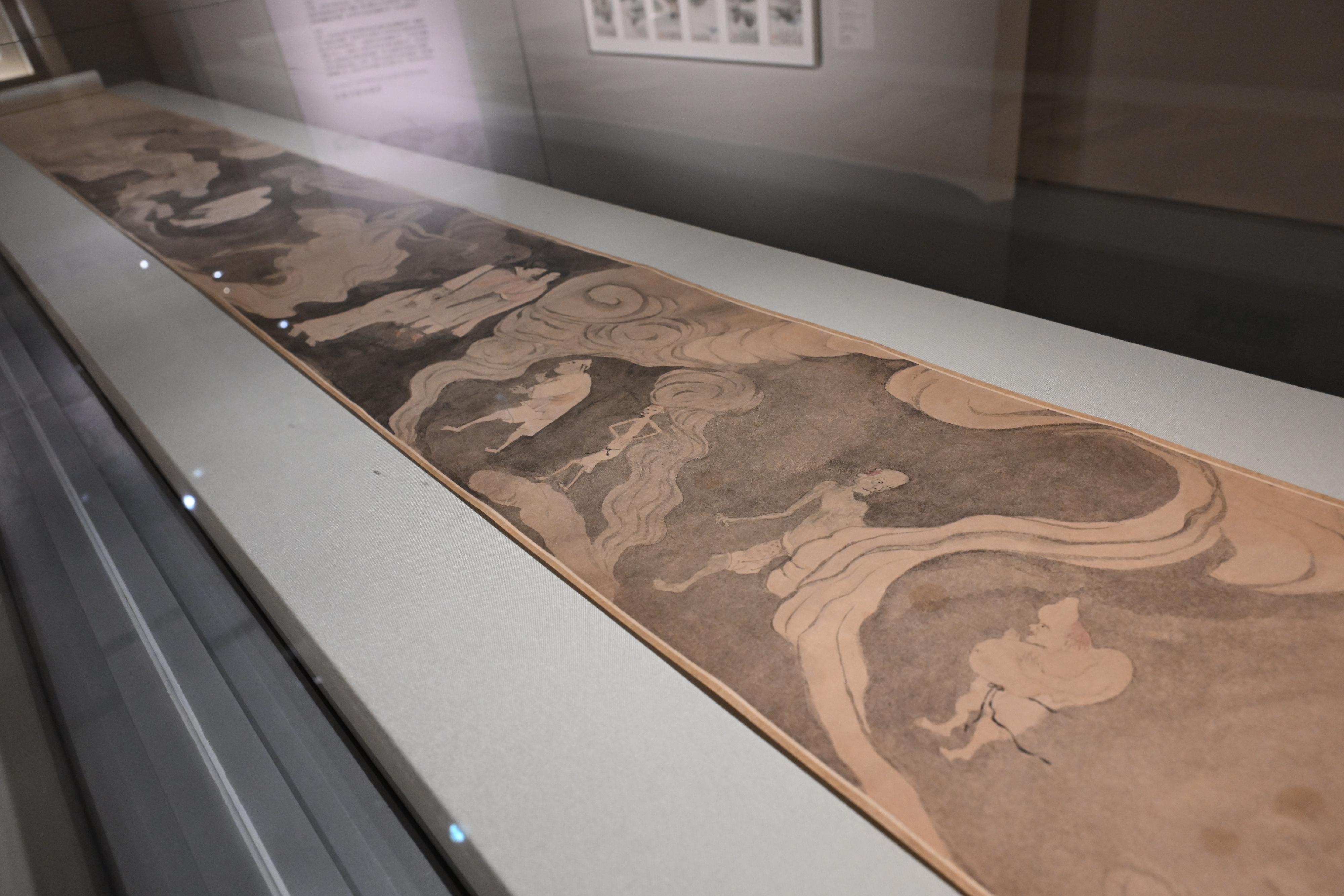 The opening ceremony of the "The Pride of Hong Kong: Three Preeminent Collections of Ancient Paintings and Calligraphies" exhibition was held today (June 10) at the Hong Kong Museum of Art (HKMoA). Photo shows one of the members of the "Eight Eccentrics of Yangzhou", Luo Pin's "The Realm of Ghosts" during the Qing dynasty. (Xubaizhai Collection, HKMoA)



