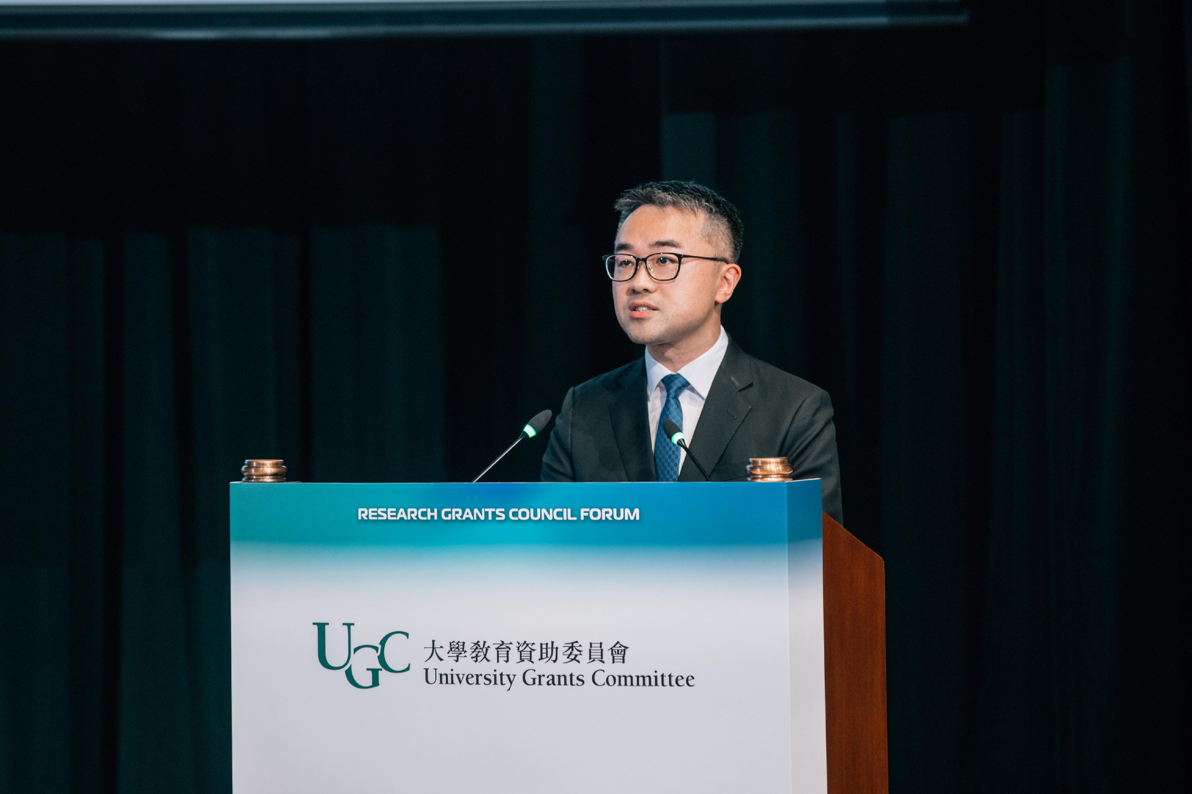 署理教育局局長施俊輝博士今日（六月十二日）在研究資助局2025論壇上致辭。