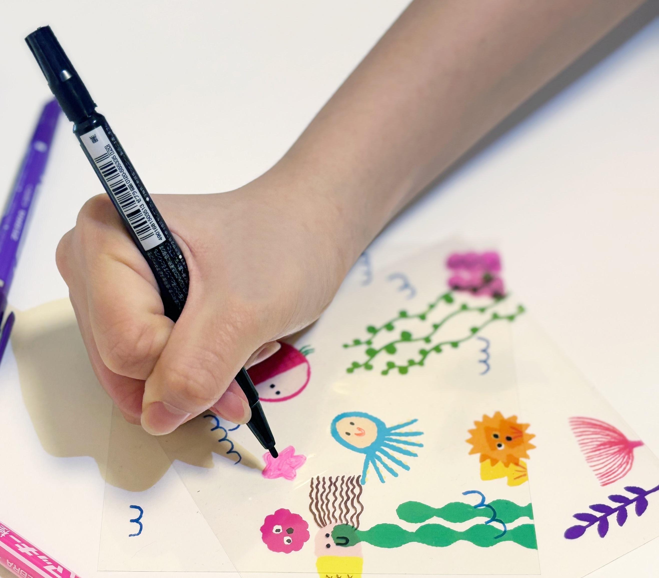 The Film Programmes Office of the Leisure and Cultural Services Department will present the "Summer of Light: Cinematic Adventure" at Sai Wan Ho Civic Centre on July 12 and 13. Children can create their own artwork at the "Draw and Glow: Creative Light Exploration" zone by projecting their drawings on transparent films onto a screen and seeing them come to life.