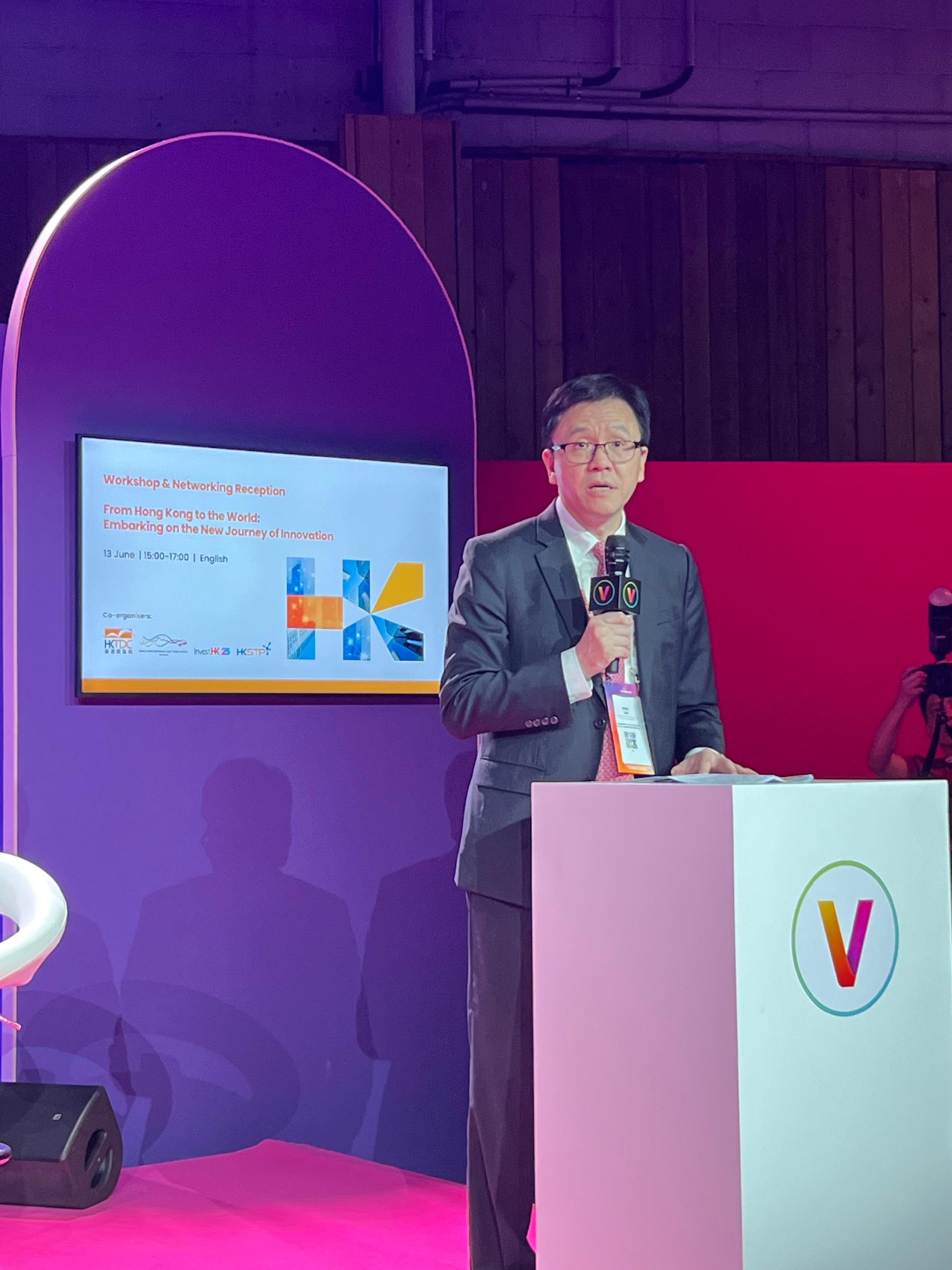 The Secretary for Innovation, Technology and Industry, Professor Sun Dong, attended Viva Technology 2025 in Paris, France on June 13 (Paris time). He speaks at a seminar and networking reception organised by the Hong Kong Trade Development Council.
