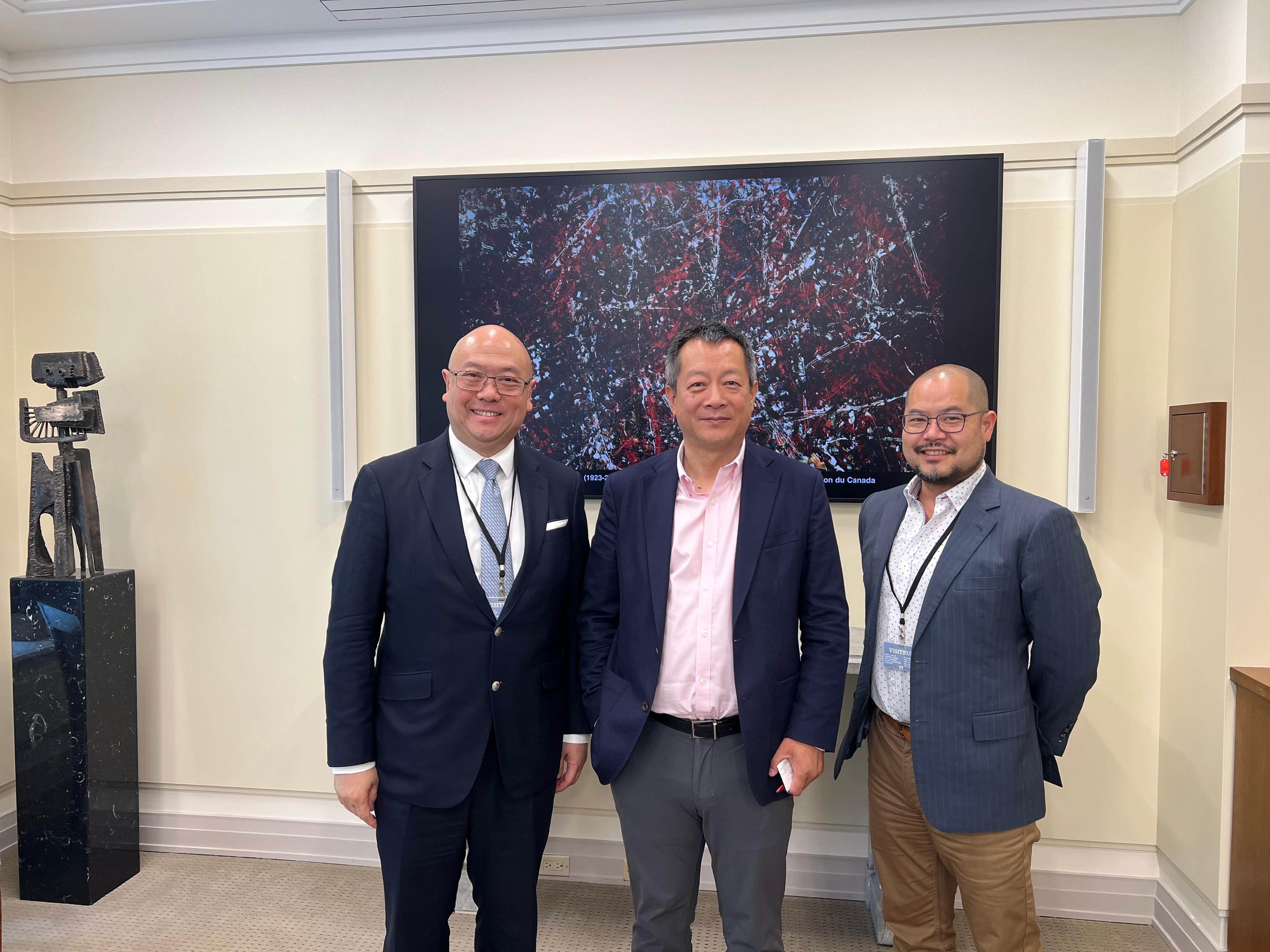 Associate Director-General of Investment Promotion at Invest Hong Kong (InvestHK) Mr Charles Ng today (June 14) concluded his visit to Canada. Photo shows Mr Ng (left); the Vice President of Power Corporation of Canada, Mr Henry Liu (centre), and the Head of Business and Talent Attraction/Investment Promotion at InvestHK (Toronto Office), Mr Christopher Chen (right).
