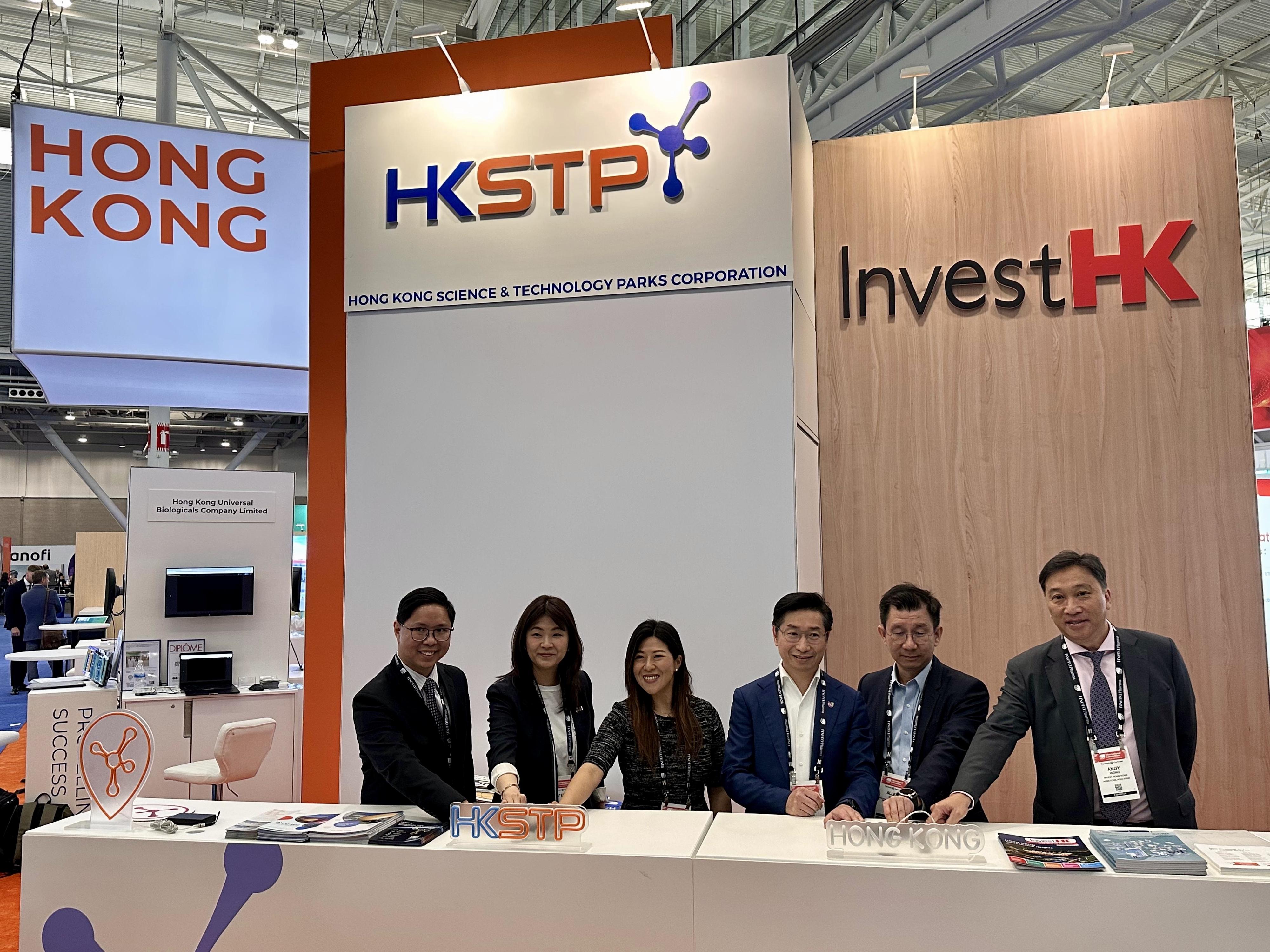 The Director of the Hong Kong Economic and Trade Office in New York, Ms Maisie Ho, visited Boston, Massachusetts, from June 15 to 17 (Boston time) to foster closer ties with the city’s biotechnology, research, and academic sectors. During her visit, she attended the BIO International Convention, one of the world's leading global biotechnology event. Photo shows (from left): the Assistant Dean (Innovation and Technology Transfer) of the Faculty of Medicine of the University of Hong Kong, Professor Joshua Ho; the Associate Vice-President (Research and Innovation) at the University of Hong Kong, Professor Stephanie Ma; Ms Ho; the Dean of the Faculty of Medicine of the Chinese University of Hong Kong (CUHK), Professor Philip Chiu; the Associate Vice-President (Knowledge Transfer) at CUHK, Professor Allen Chan; and the Head of Innovation and Technology of Invest Hong Kong, Mr Andy Wong. 