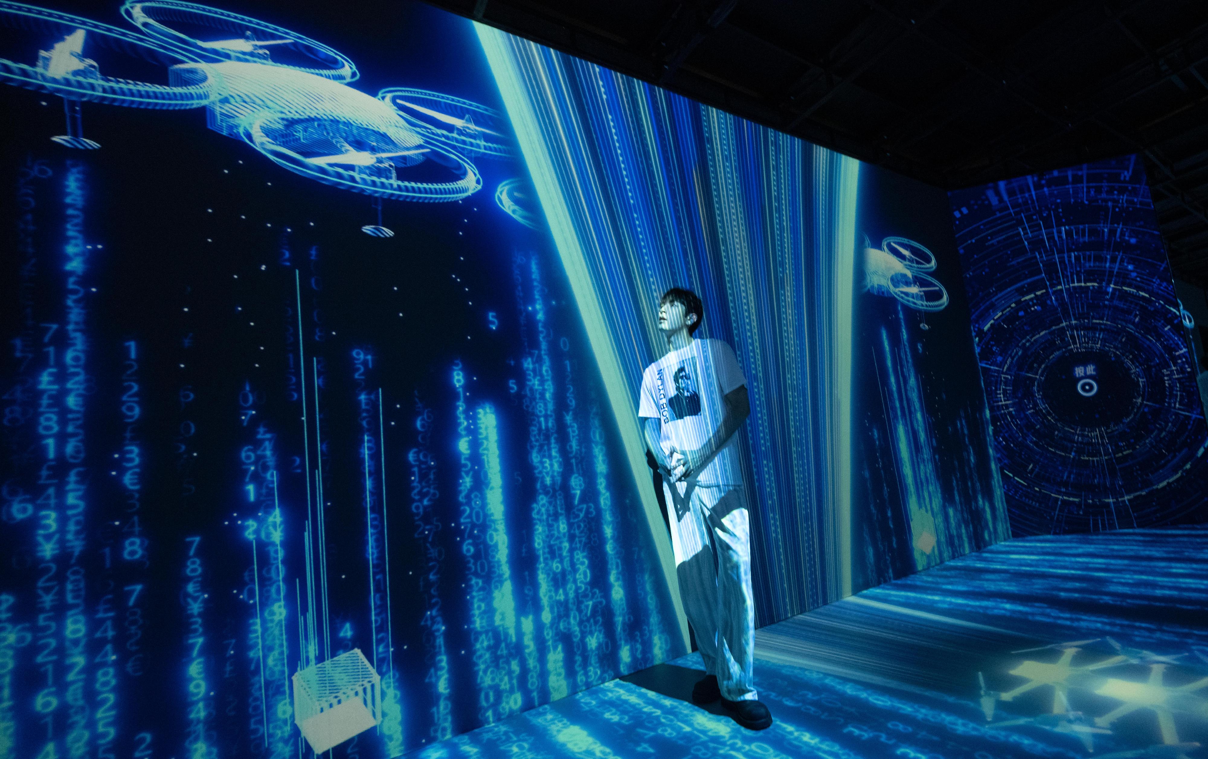 The "Immersive Hong Kong" roving exhibition, which showcases the charm and vibrancy of Hong Kong through interactive art technology, opened in Shanghai today (June 19). The exhibition invites visitors from Shanghai and the Yangtze River Delta to explore the unique opportunities and potential for tourism, education, business and investment in Hong Kong. Photo shows an art projection with the theme "I&T Brain Bank” at the exhibition.
