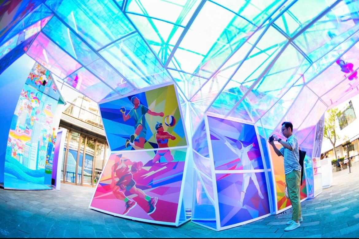 The "Immersive Hong Kong" roving exhibition, which showcases the charm and vibrancy of Hong Kong through interactive art technology, opened in Shanghai today (June 19). The exhibition invites visitors from Shanghai and the Yangtze River Delta to explore the unique opportunities and potential for tourism, education, business and investment in Hong Kong. Photo shows an installation with the theme “Buzzing Sports Action” at the exhibition.