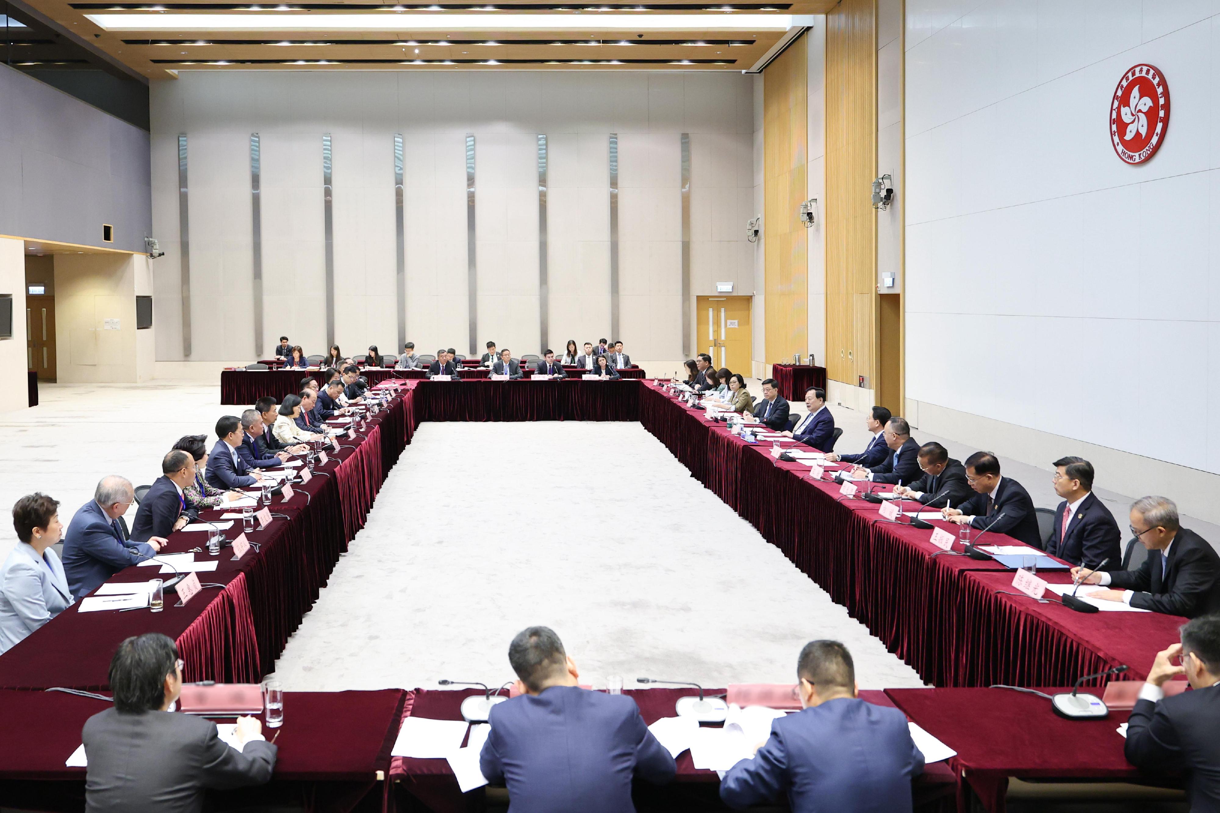 The Director of the Hong Kong and Macao Work Office of the Communist Party of China Central Committee and the Hong Kong and Macao Affairs Office of the State Council, Mr Xia Baolong, today (June 19), in the company of the Chief Executive, Mr John Lee, and the Secretary for Home and Youth Affairs, Miss Alice Mak, held an engagement session with patriotic groups dedicated to the nation and Hong Kong. The session was attended by representatives from political and community groups with an affection for the country and the city.
