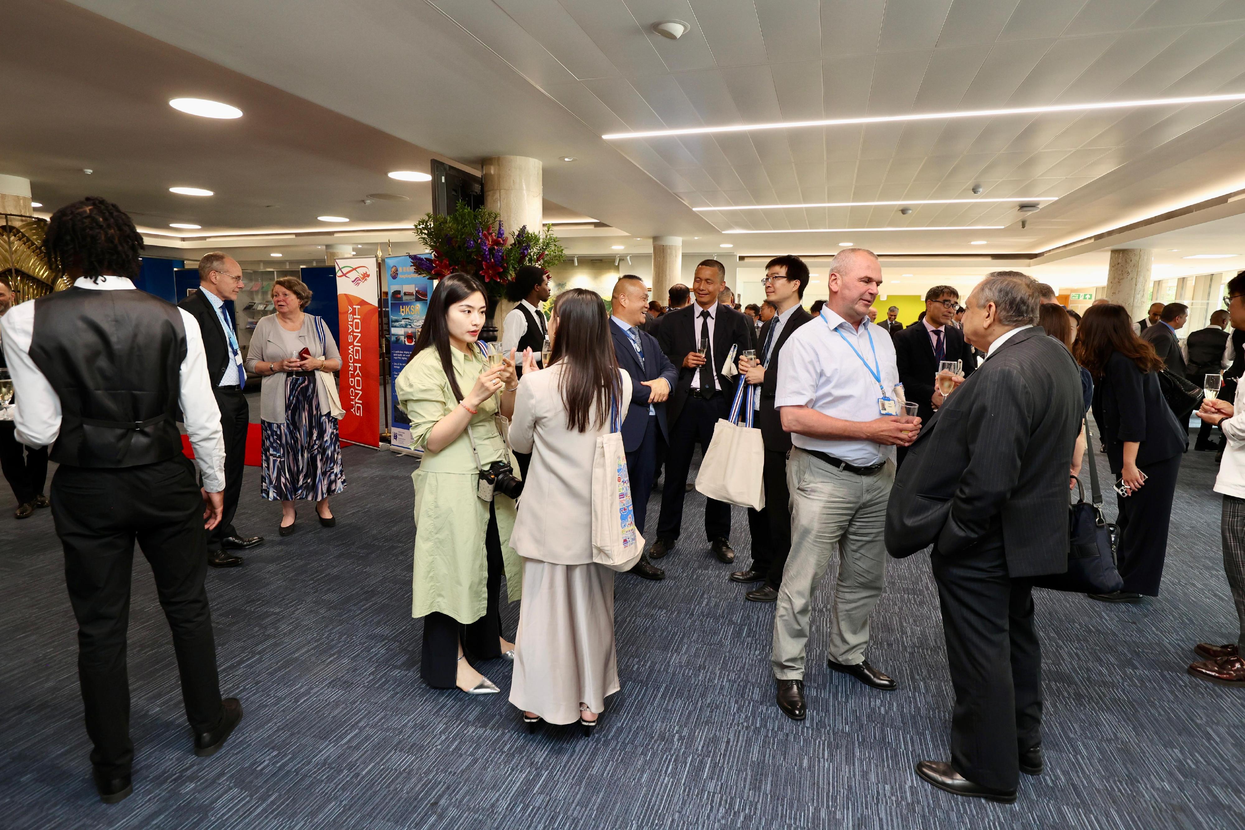 The Hong Kong Economic and Trade Office, London, with the support of the Marine Department, held a reception at the International Maritime Organization (IMO) in London, the United Kingdom, on June 19 (London time). The reception was attended by about 300 guests, including delegates from IMO member states, senior representatives from international maritime organisations, and prominent shipowner representatives based in London.