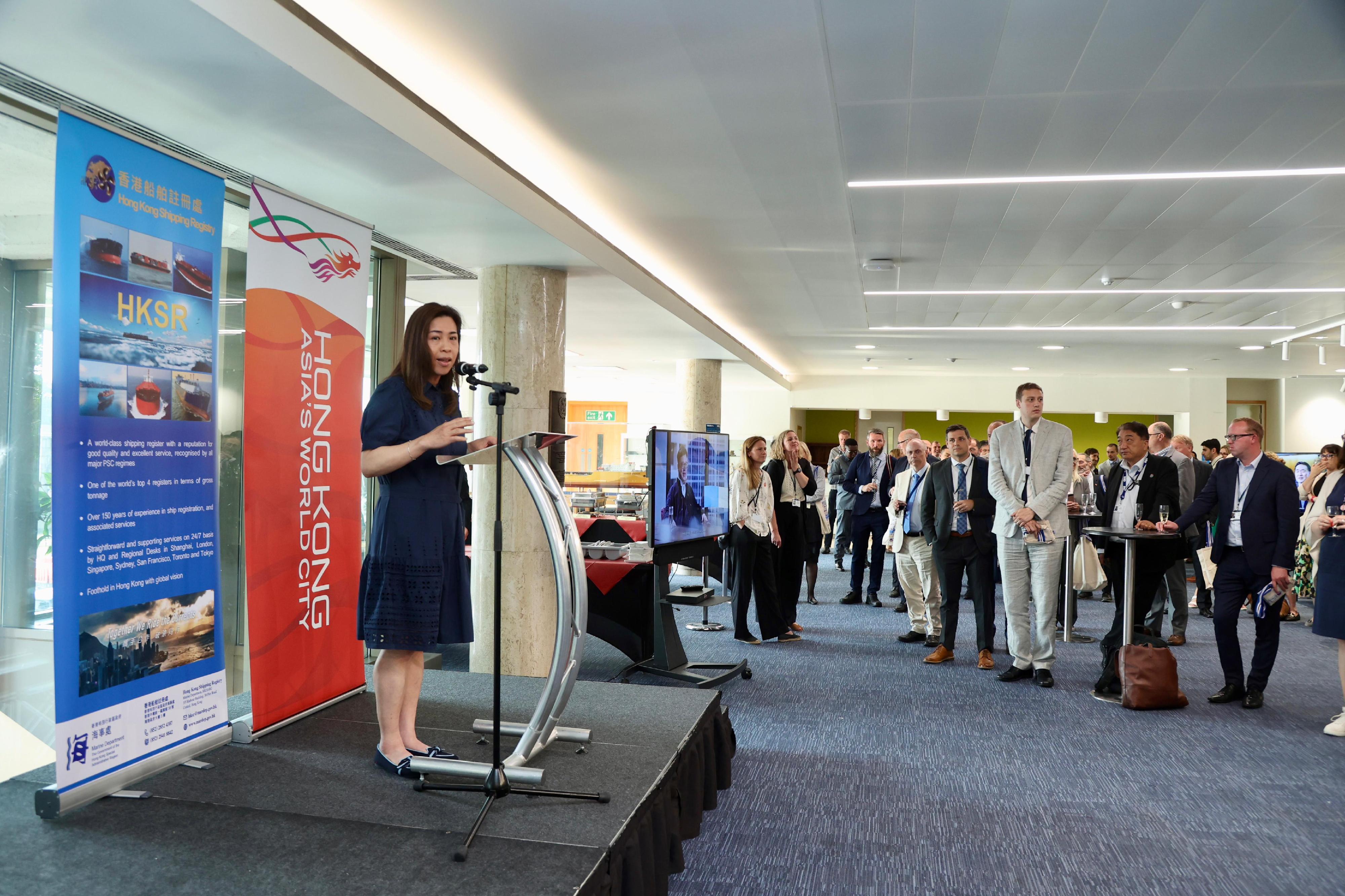 The Hong Kong Economic and Trade Office, London (London ETO), with the support of the Marine Department, held a reception at the International Maritime Organization in London, the United Kingdom, on June 19 (London time). Photo shows the Director-General of the London ETO, Miss Fiona Chau, delivering a speech at the reception.