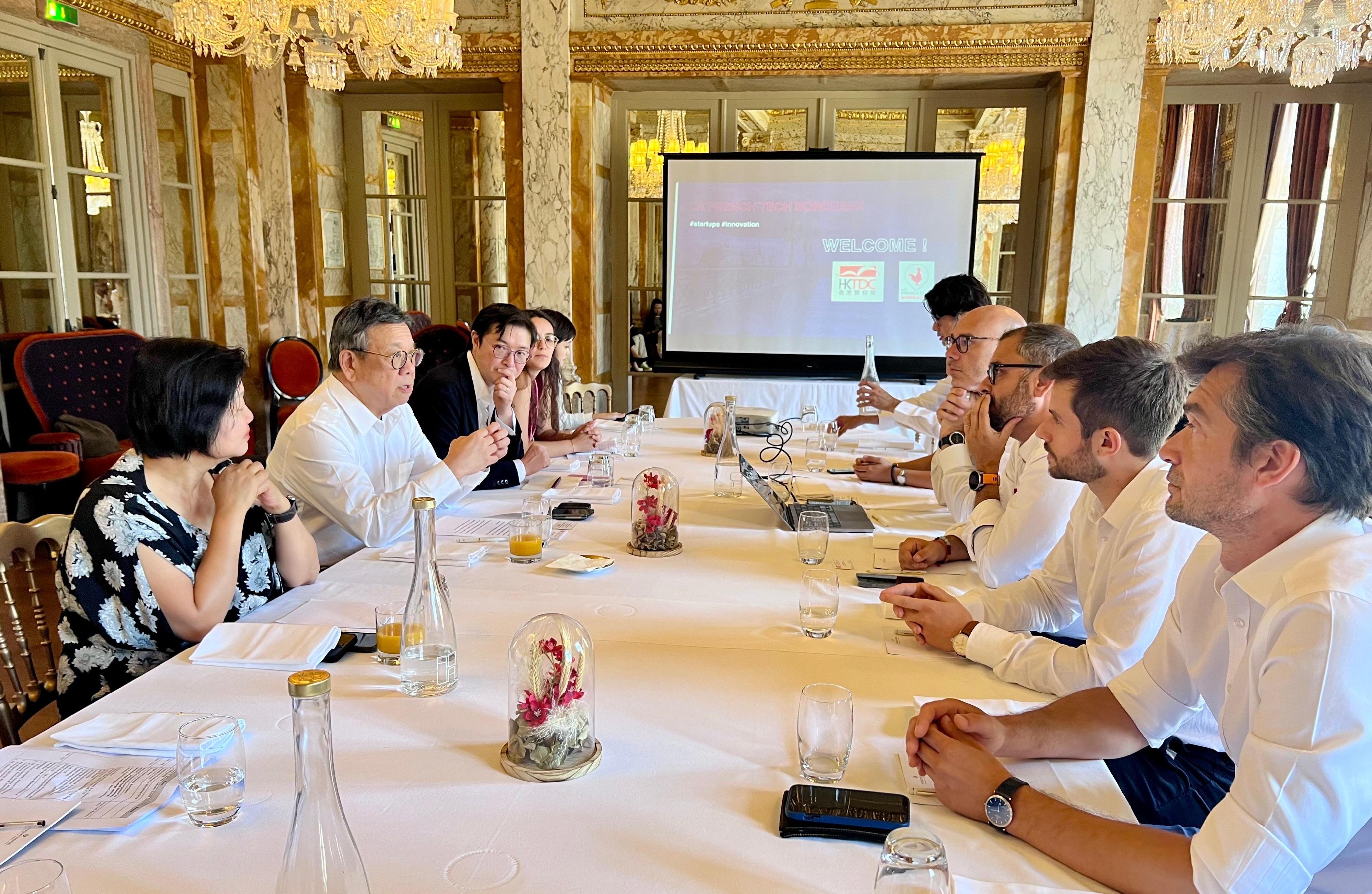 The Secretary for Commerce and Economic Development, Mr Algernon Yau, arrived in Bordeaux on June 19 (France time) to continue his visit to France. Photo shows Mr Yau (second left) at a business roundtable with representatives of La French Tech Bordeaux, a start-up network, and Bordeaux-based technology start-ups to update them on Hong Kong's latest start-up ecosystem and business-friendly environment for start-ups and entrepreneurs to thrive. The Special Representative for Hong Kong Economic and Trade Affairs to the European Union, Ms Shirley Yung (first left), also attended.