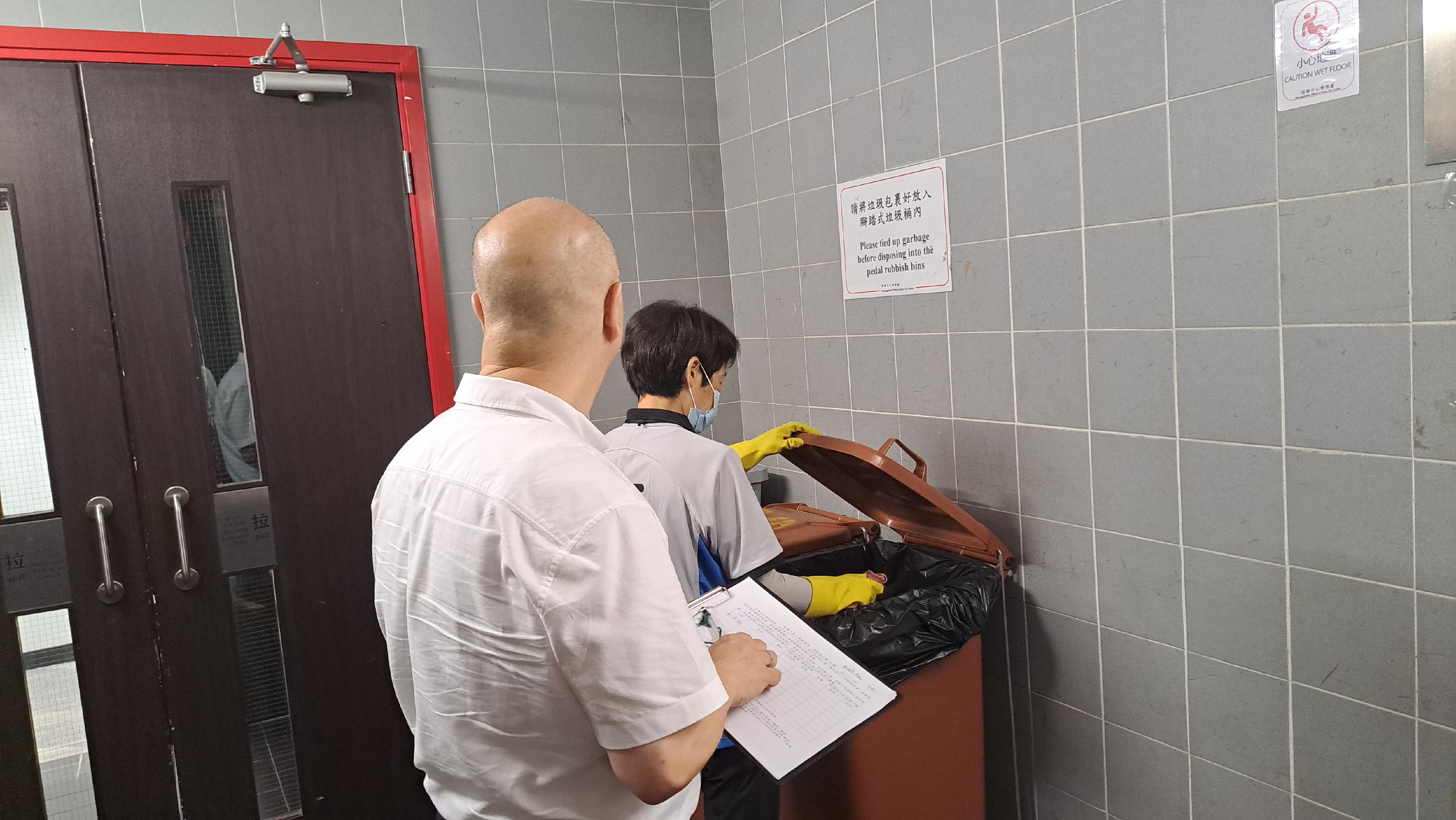 The Ombudsman, Mr Jack Chan, today (June 24) announced the launch of a full investigation into the procedures and mechanisms currently employed by the Property Management Services Authority in the handling of and replying to public complaints. 

