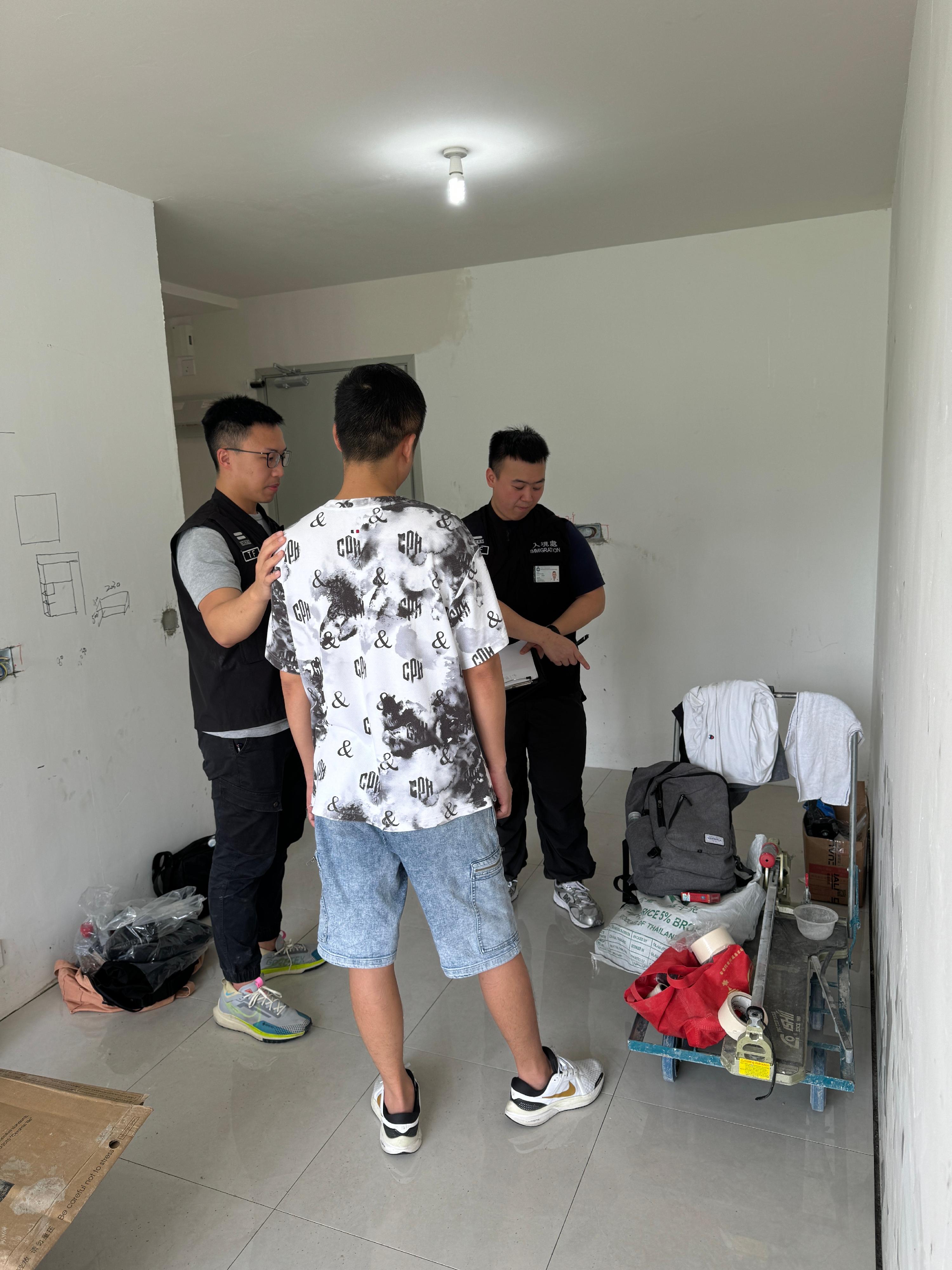 The Immigration Department mounted a series of anti-illegal worker focused operations from May 19 to yesterday (June 23). Photo shows suspected illegal workers arrested during an operation.