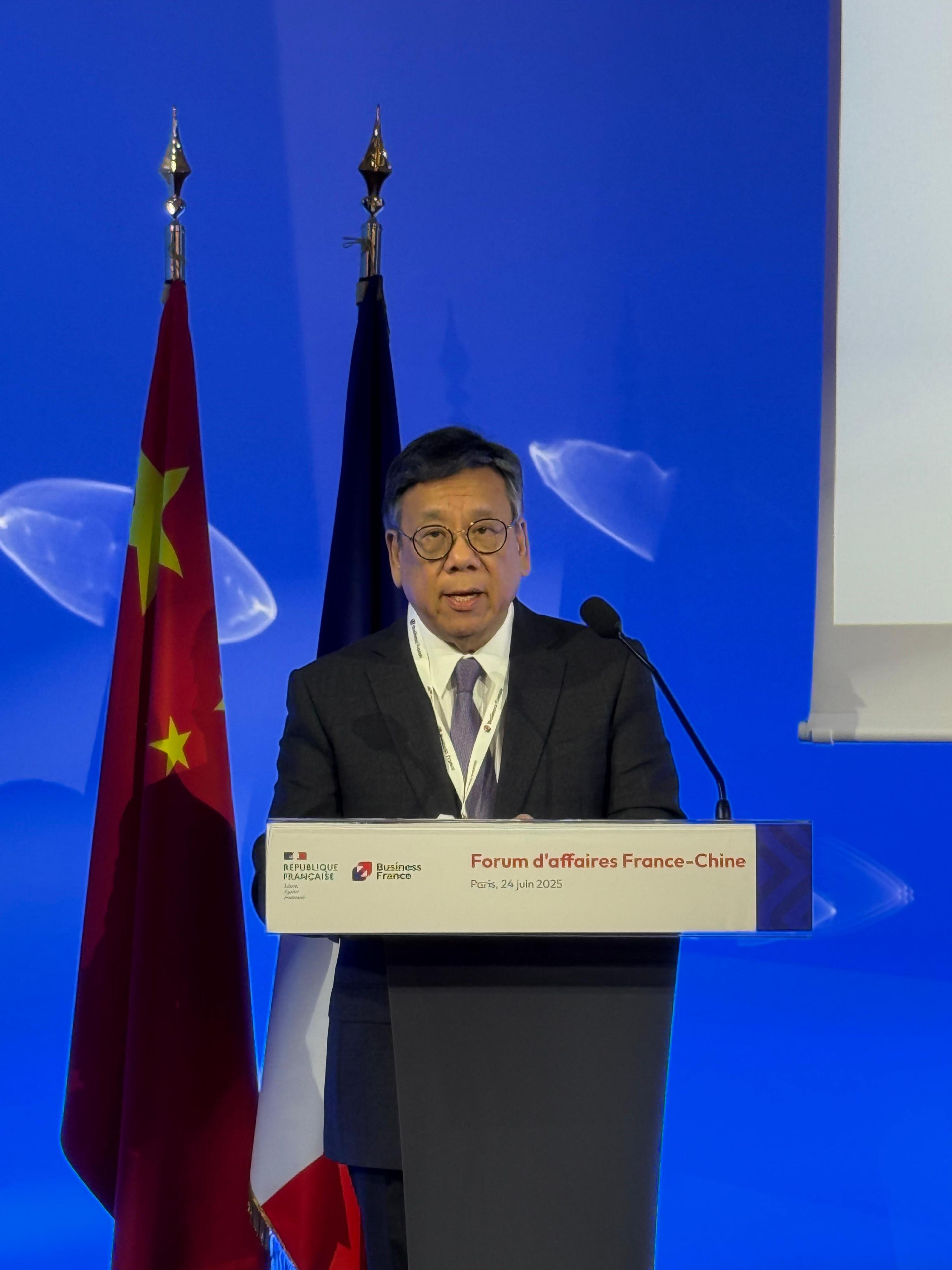 The Secretary for Commerce and Economic Development, Mr Algernon Yau, continued with the last day of his visit to France on June 24 (France time). Photo shows Mr Yau speaking at the China Forum organised by Business France in Paris.