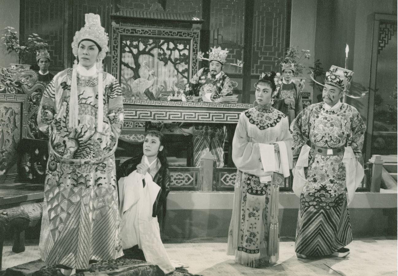 To commemorate the 100th anniversary of the birth of acclaimed Cantonese opera virtuoso Fung Wong Nui, the Hong Kong Film Archive of the Leisure and Cultural Services Department will present "Phoenix on the Silver Screen - A Centenary Tribute to Fung Wong Nui" as part of its screening series "Morning Matinee" from August 1 to October 31, featuring 16 classic films starring her. Photo shows a film still from "The Magic-eyed Queen Spots the Prince, Part One" (1959). 
