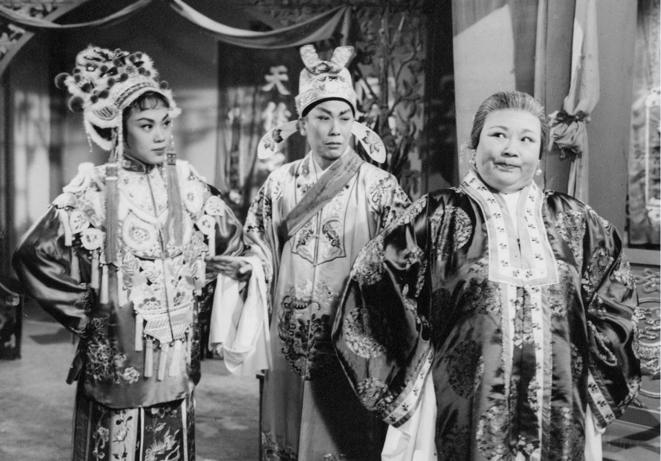 To commemorate the 100th anniversary of the birth of acclaimed Cantonese opera virtuoso Fung Wong Nui, the Hong Kong Film Archive of the Leisure and Cultural Services Department will present "Phoenix on the Silver Screen - A Centenary Tribute to Fung Wong Nui" as part of its screening series "Morning Matinee" from August 1 to October 31, featuring 16 classic films starring her. Photo shows a film still from "Luring the Girls On" (1959).  
