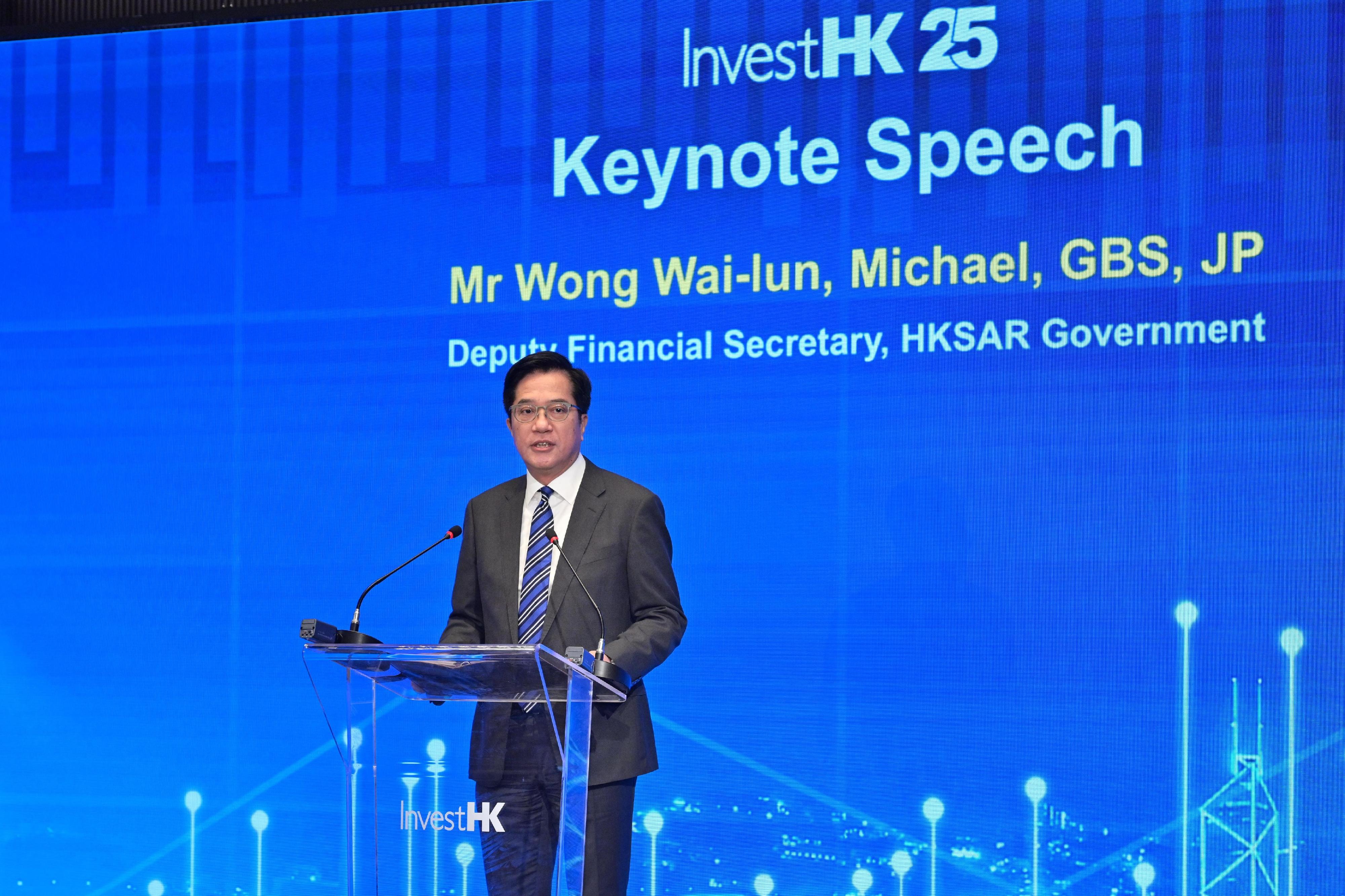 Invest Hong Kong today (June 27) hosted the inaugural Hong Kong Low Altitude Economy Forum themed "Dream to the Sky". Photo shows the Deputy Financial Secretary, Mr Michael Wong, delivering the keynote speech, stating that developing low-altitude economy has to be a joint effort. The Government will act as a facilitator and enabler and will continue to move at a fast pace.
