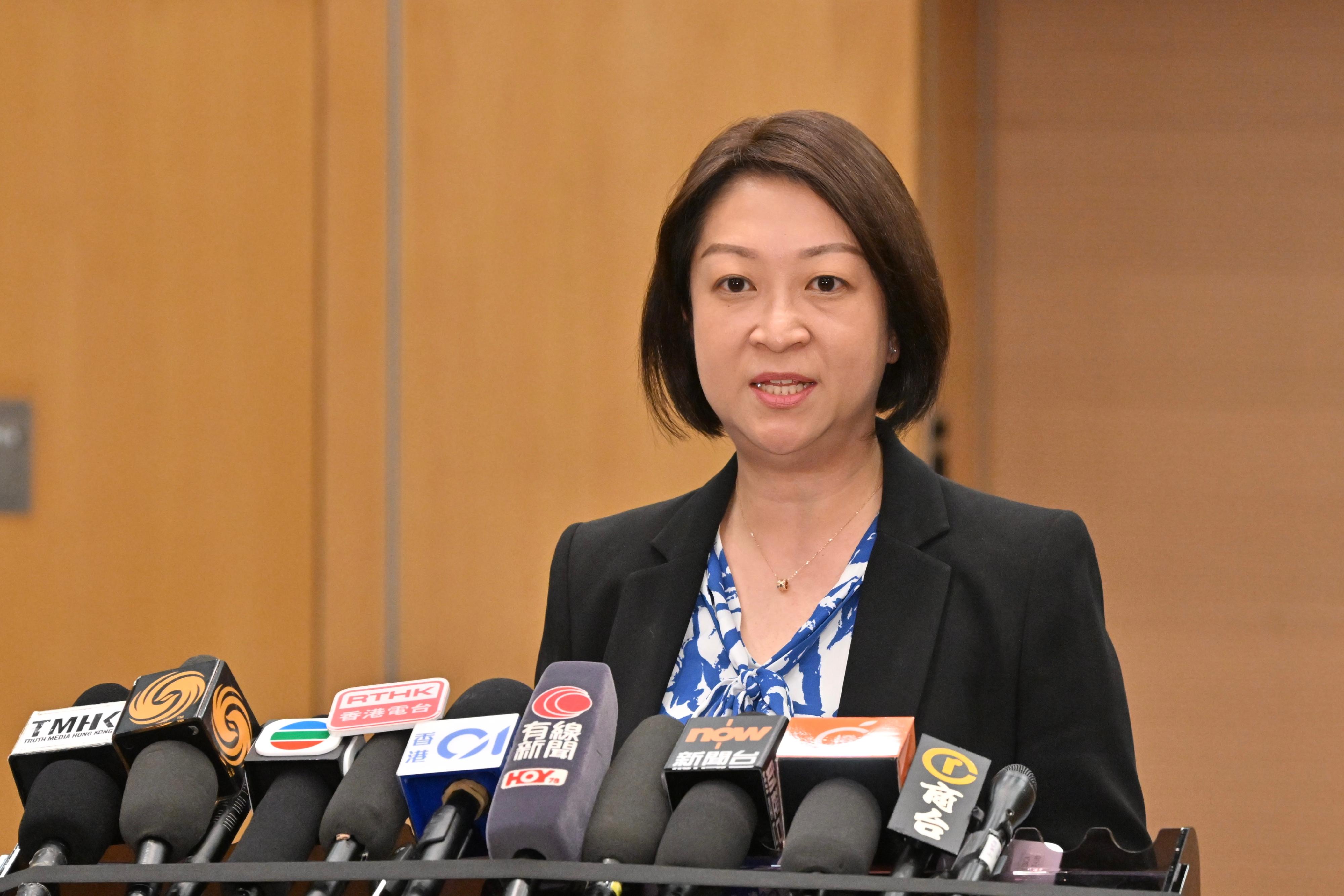 The Transport Department said today (June 27) that official Taxi Fleet Licences are scheduled to be issued to the five taxi fleets in July to offer quality taxi services to the public. Photo shows the Commissioner for Transport, Ms Angela Lee, meeting the media.