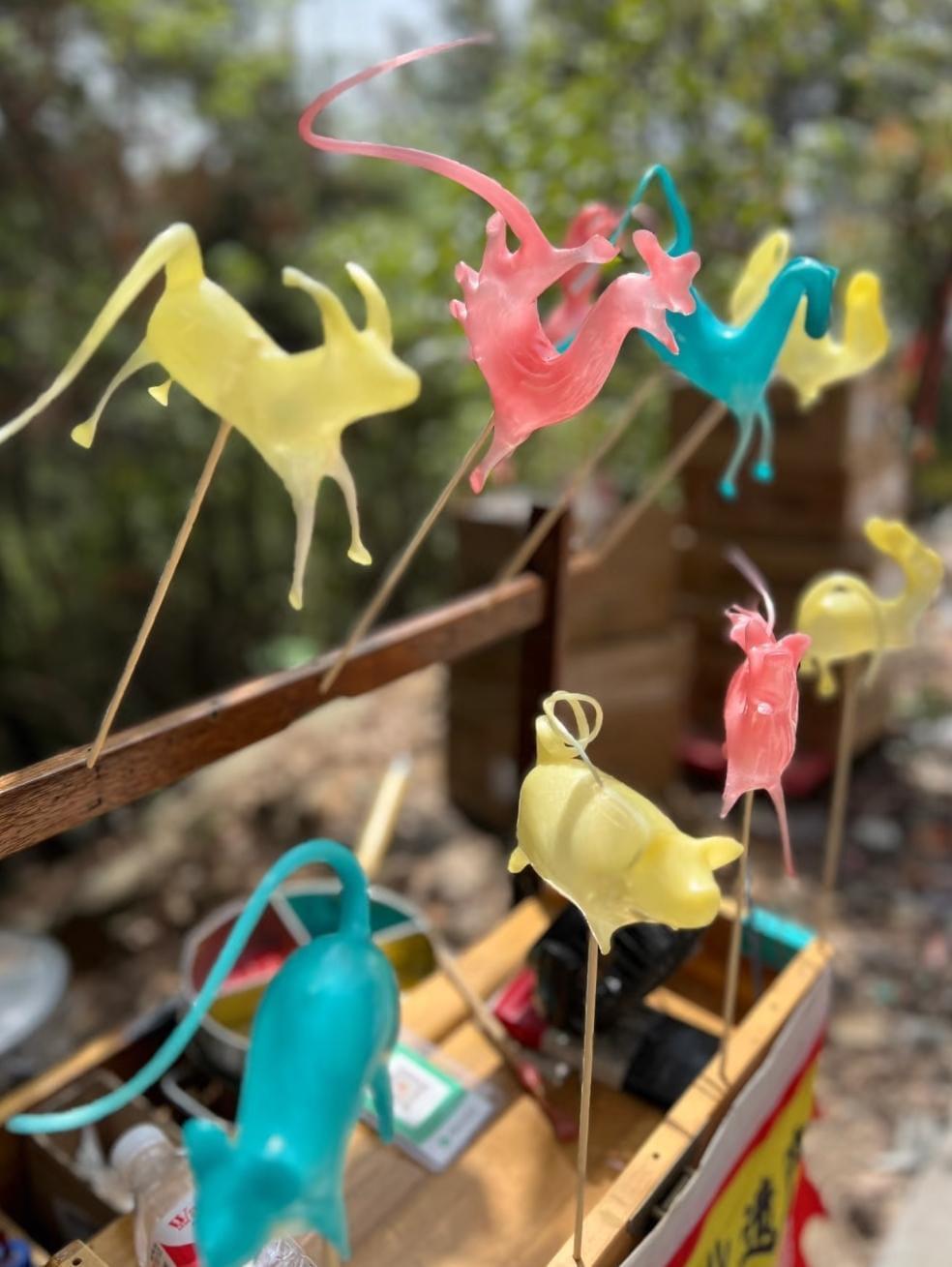 The Intangible Cultural Heritage Office of the Leisure and Cultural Services Department is holding the "ICH Flavours" Carnival at the Oil Street Art Space today (June 28) and tomorrow (June 29). Photo shows blown sugar, which uses maltose (or corn syrup) to make syrup paste and can be shaped as figurines of humans and animals.