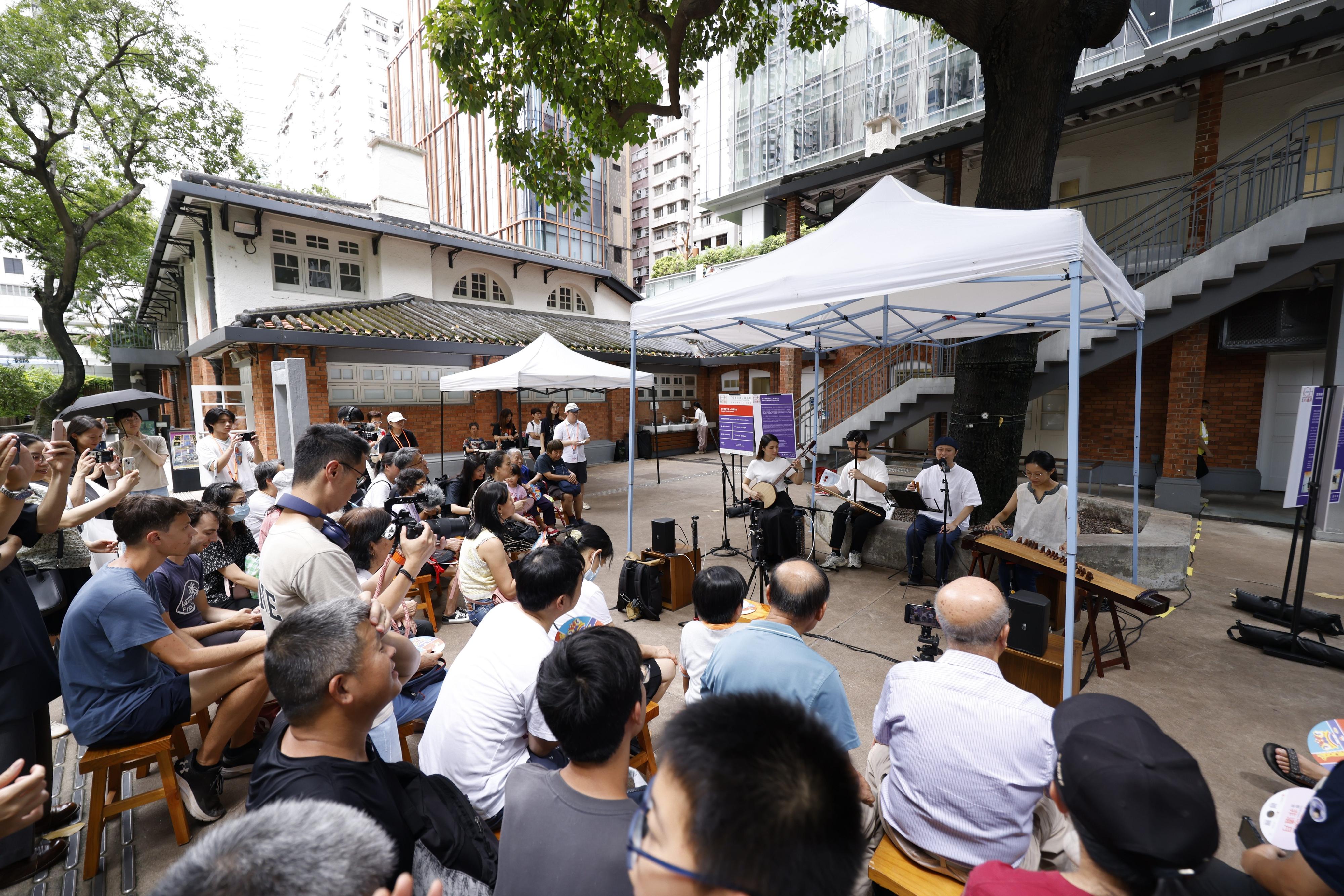 The Intangible Cultural Heritage Office of the Leisure and Cultural Services Department is holding the "ICH Flavours" Carnival at the Oil Street Art Space today (June 28) and tomorrow (June 29). Photo shows the Nanyin performance.