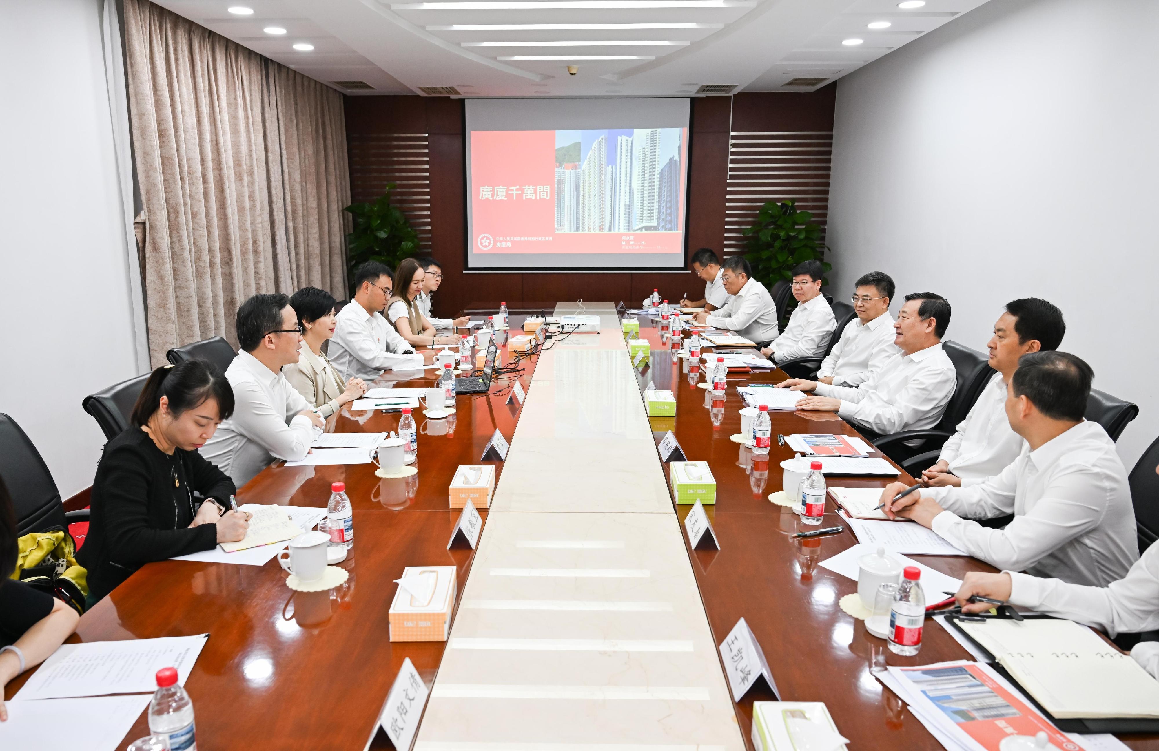 The Secretary for Housing, Ms Winnie Ho (third left), called on the Minister of Housing and Urban-Rural Development, Mr Ni Hong (third right), introduced the work of the Housing Bureau and shared the adoption of advanced construction technologies from the Mainland in Hong Kong and the outcomes yesterday (June 27) on the last day of her visit to Beijing.