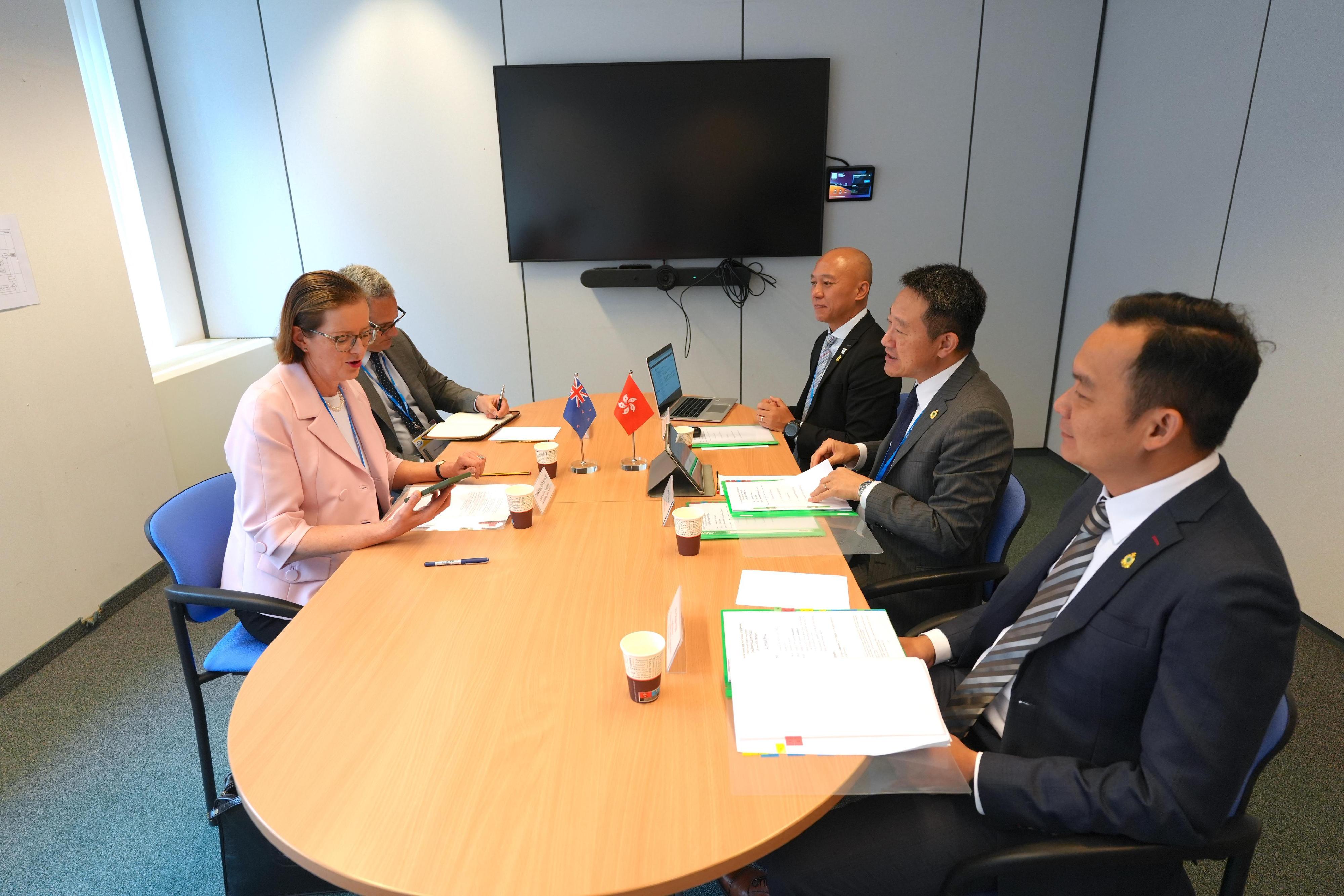 The Commissioner of Customs and Excise, Mr Chan Tsz-tat, from June 23 to 28, led a delegation to attend the 92nd Session of the Policy Commission and the 145th/146th Customs Co-operation Council Sessions of the World Customs Organization in Brussels, Belgium. Photo shows Mr Chan (second right) meeting with the Chief Executive and Comptroller of New Zealand Customs Service, Ms Christine Stevenson (first left), on June 26.