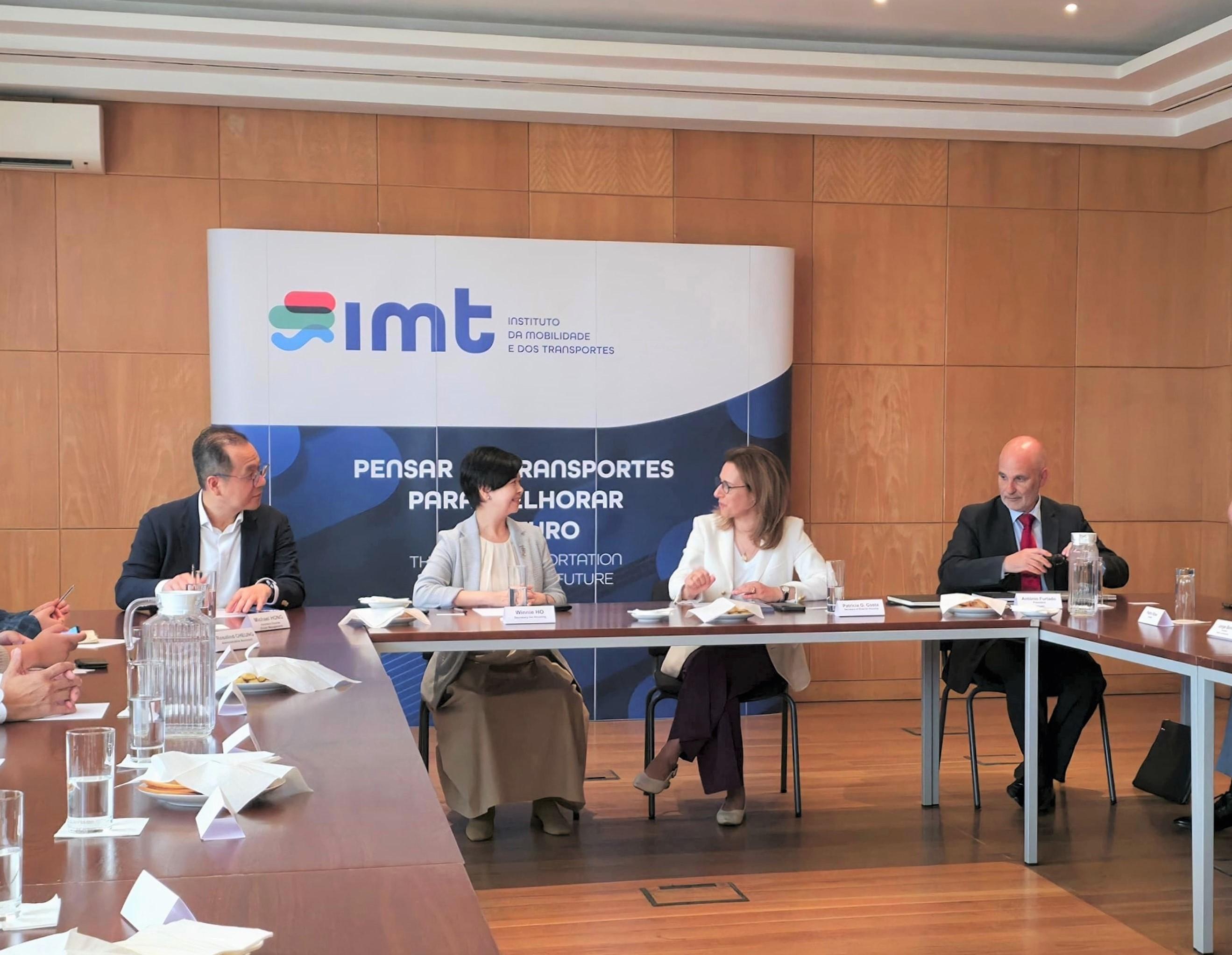 The Secretary for Housing, Ms Winnie Ho, began her visit to Lisbon, Portugal, yesterday (July 2, Lisbon time). Photo shows Ms Ho (second left) meeting with the Secretary of State for Housing in the Ministry of Infrastructure and Housing, Ms Patrícia Gonçalves Costa (second right), to exchange views on the housing policies of the two places.