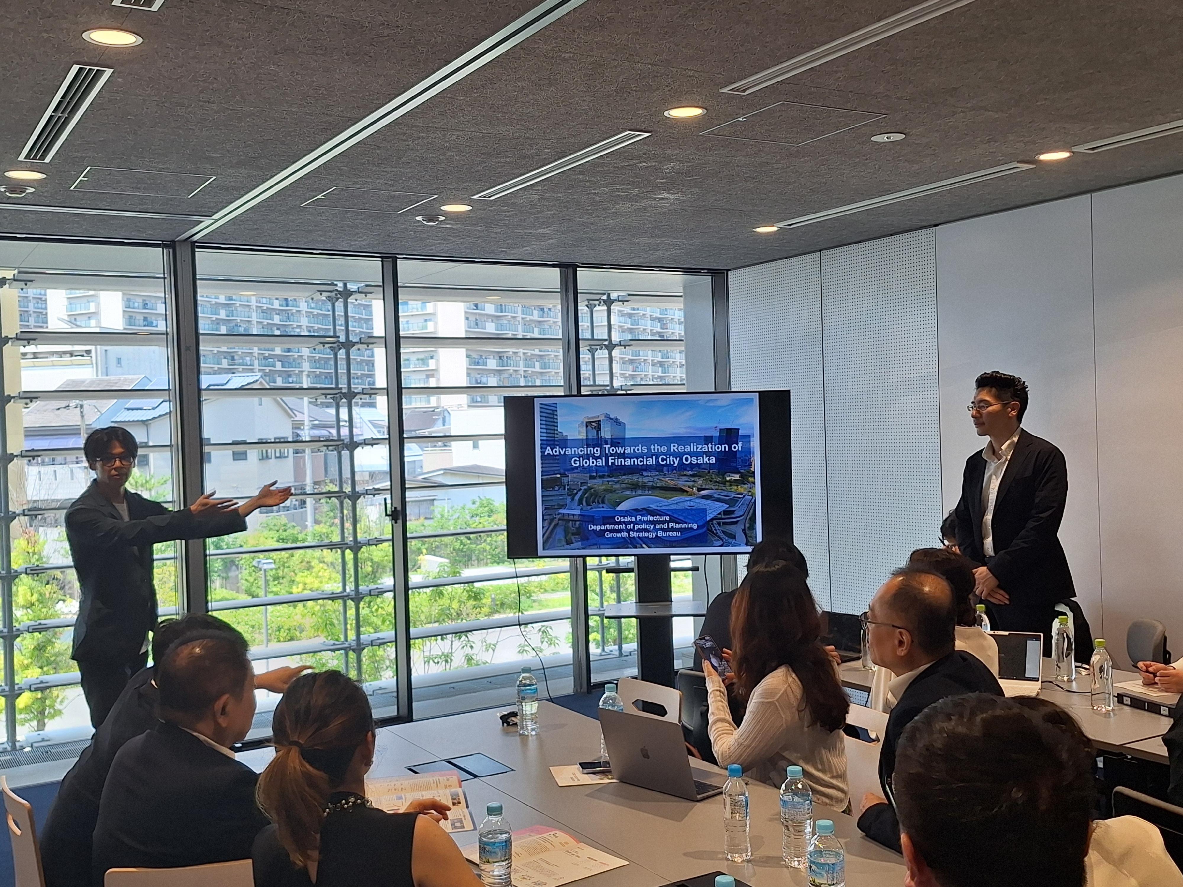 Invest Hong Kong (InvestHK) embarked on a visit to Japan from June 30 to July 4, with stops in Osaka and Kyoto. Photo shows representatives of InvestHK and delegates participating in a meeting with members of the Osaka Prefectural Government in Osaka on July 1.