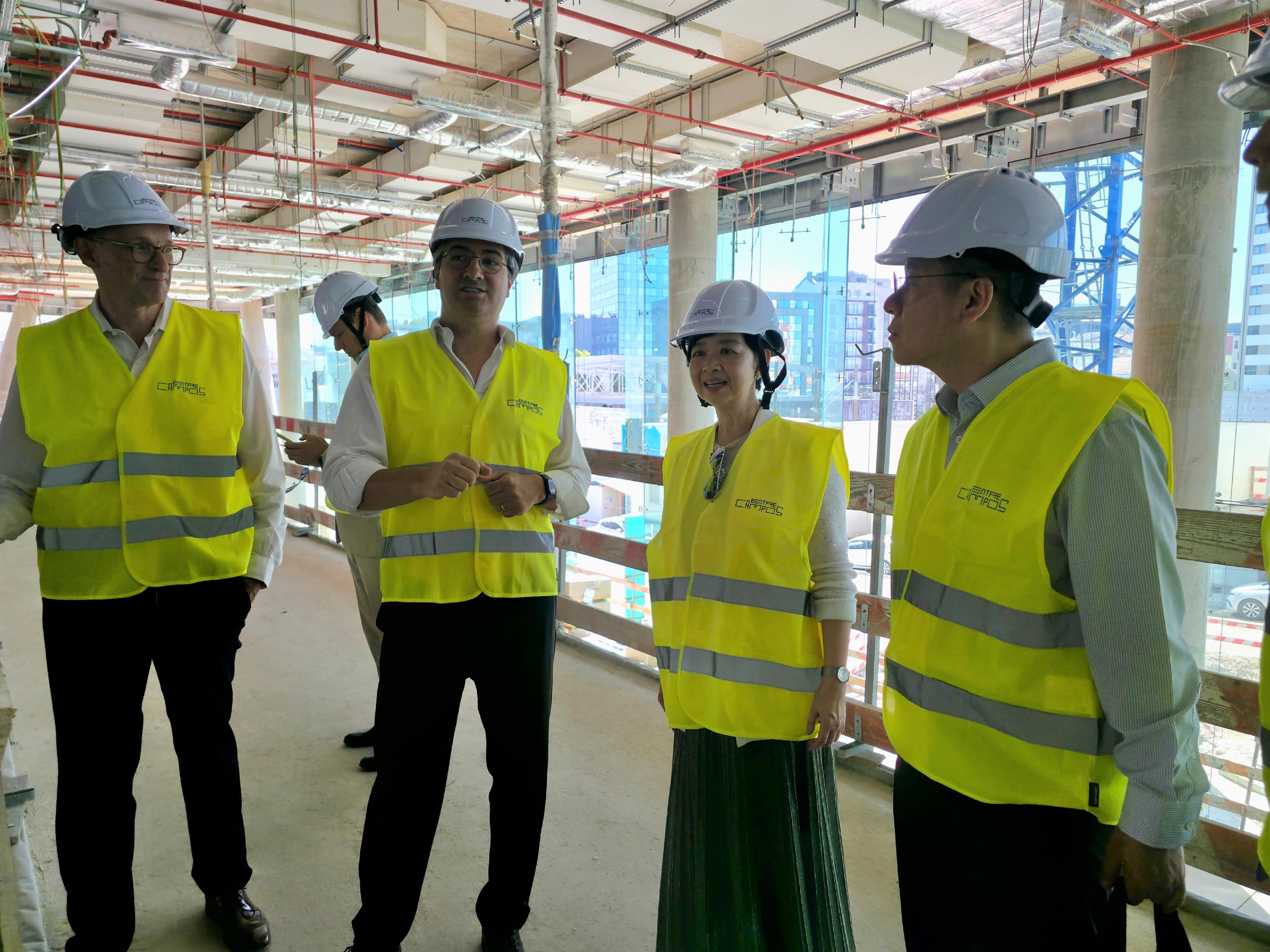 The Secretary for Housing, Ms Winnie Ho, continued her visit to Lisbon, Portugal, yesterday (July 3, Lisbon time). Photo shows Ms Ho (second right) visiting EntreCampos, a local redevelopment project jointly developed by the public and private sectors, comprising social housing for middle-class residents, offices, retail, community facilities, and green spaces.