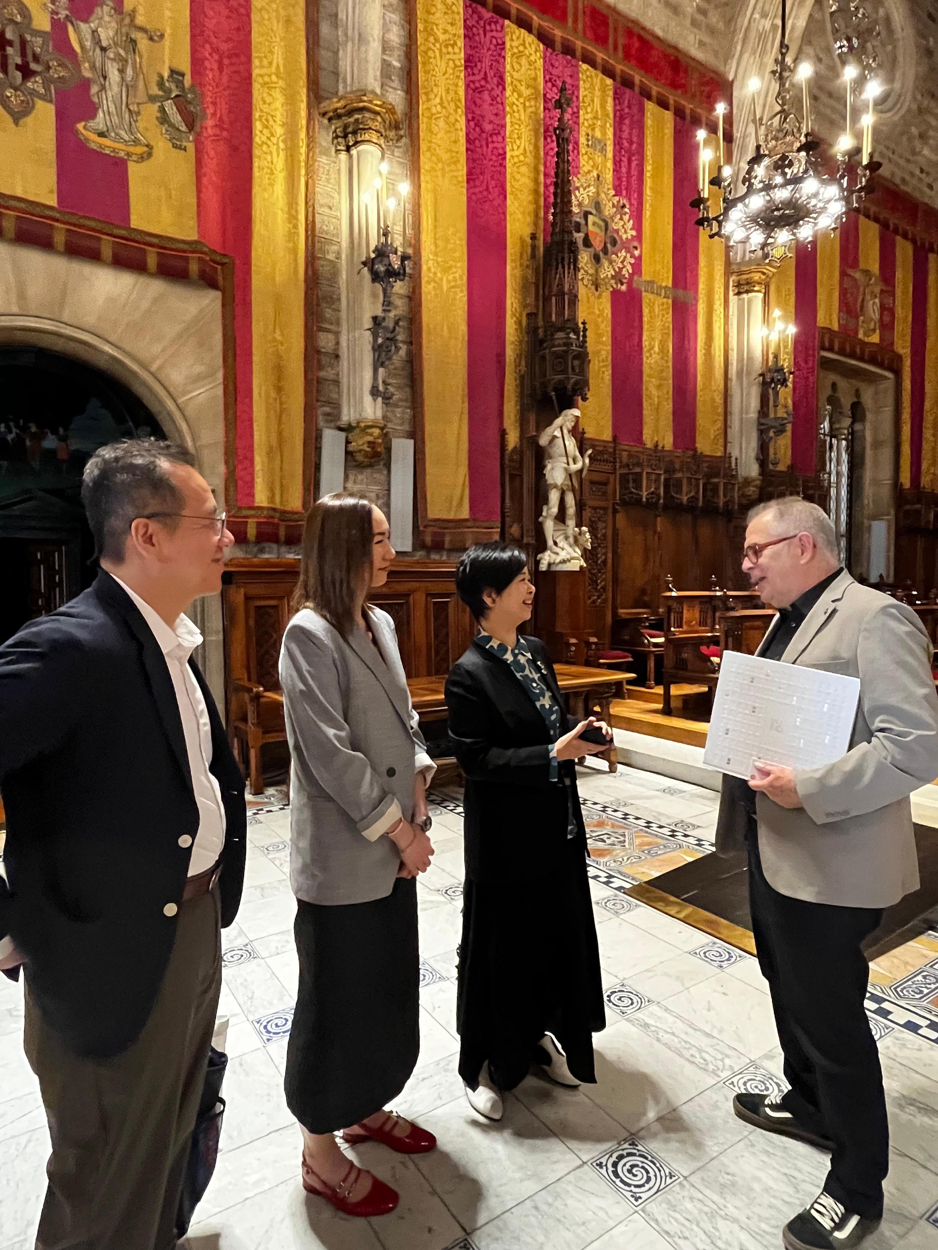 The Secretary for Housing, Ms Winnie Ho, commenced her visit to Barcelona, Spain, yesterday (July 4, Barcelona time). Photo shows Ms Ho (second right) meeting with Deputy Mayor of Barcelona Mr Jordi Valls Riera (first right), who oversees housing policies, economic affairs and tourism matters, to exchange views on areas such as housing policies and construction technologies.